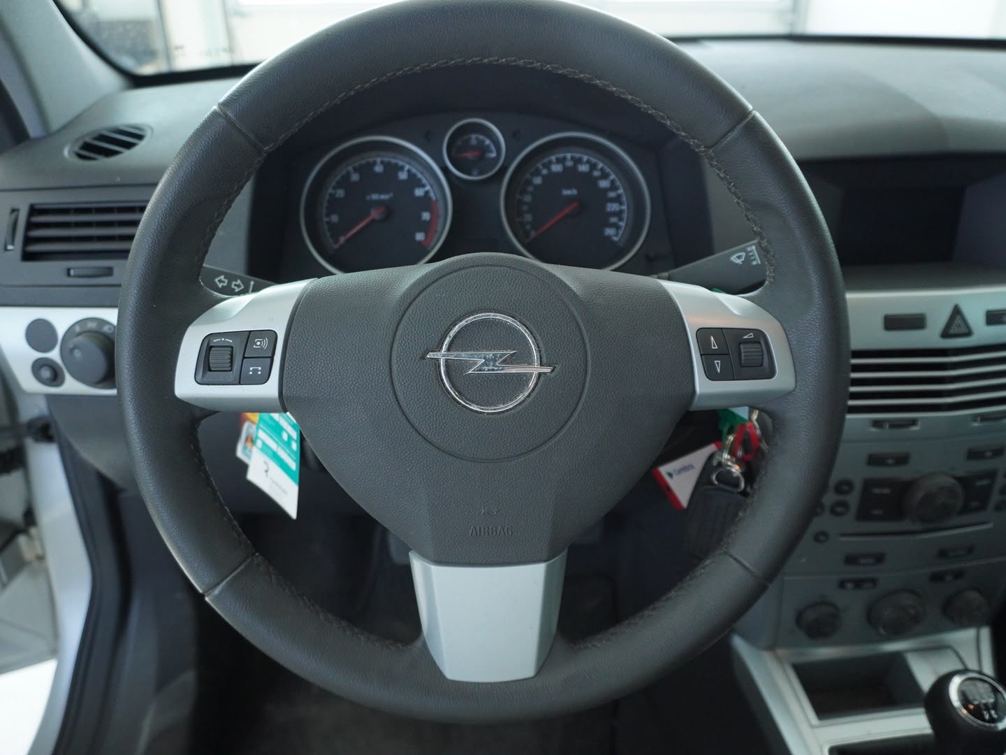 OPEL Astra Caravan 1.6i 16V Enjoy-image-6