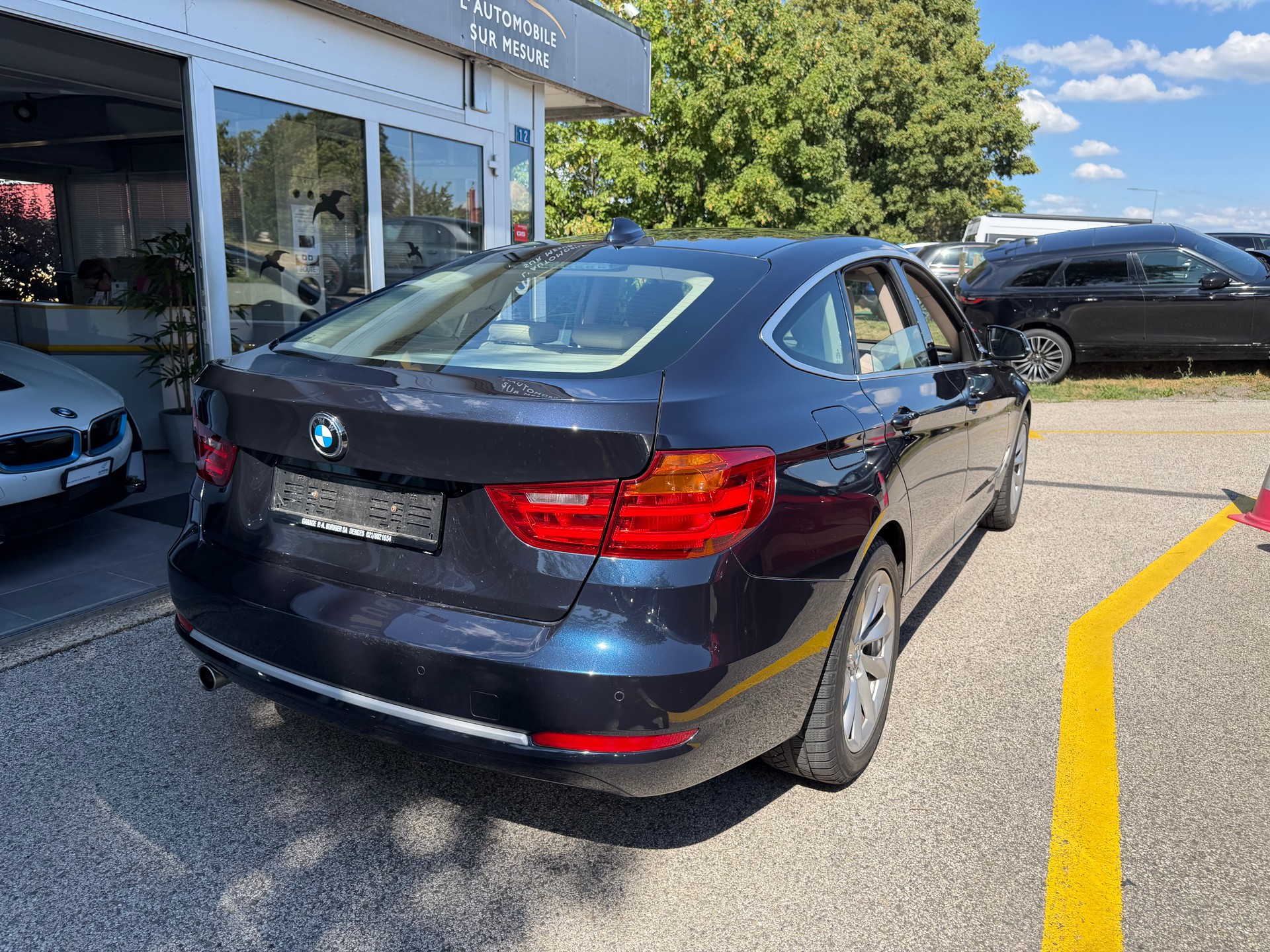 BMW 320d GT xDrive Modern Line Steptronic-showroom-element-2