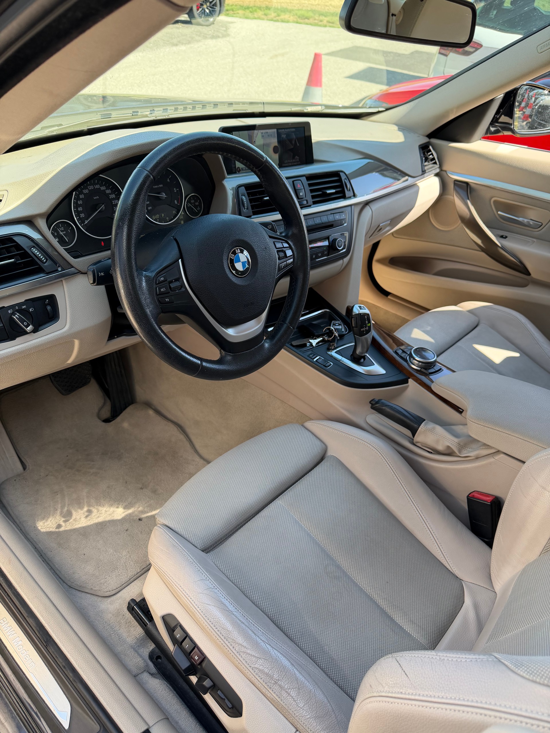 BMW 320d GT xDrive Modern Line Steptronic-showroom-element-3