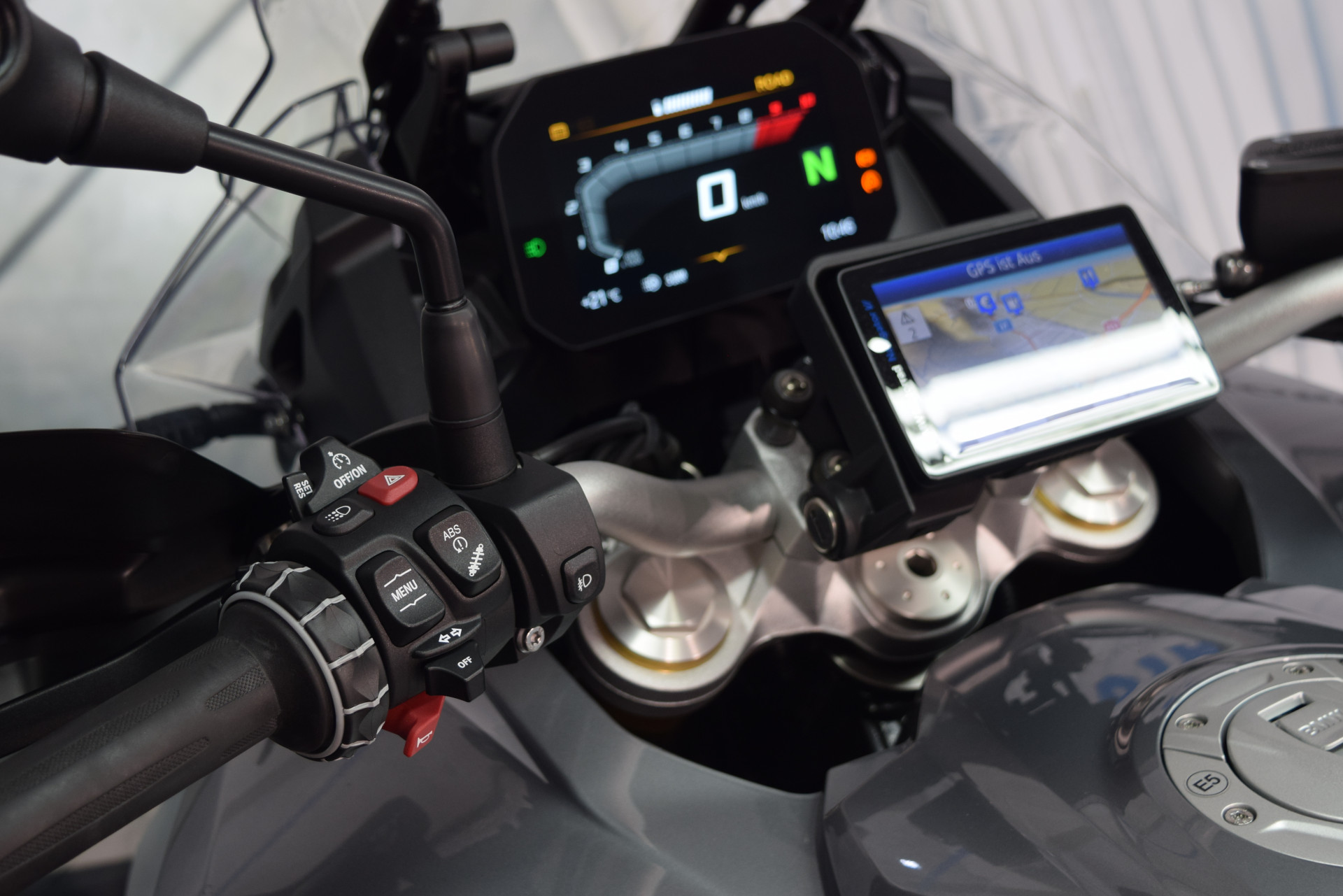 BMW F 850 GS Adventure Exclusive inkl. Akrapovic, Navi & Koffer-image-6