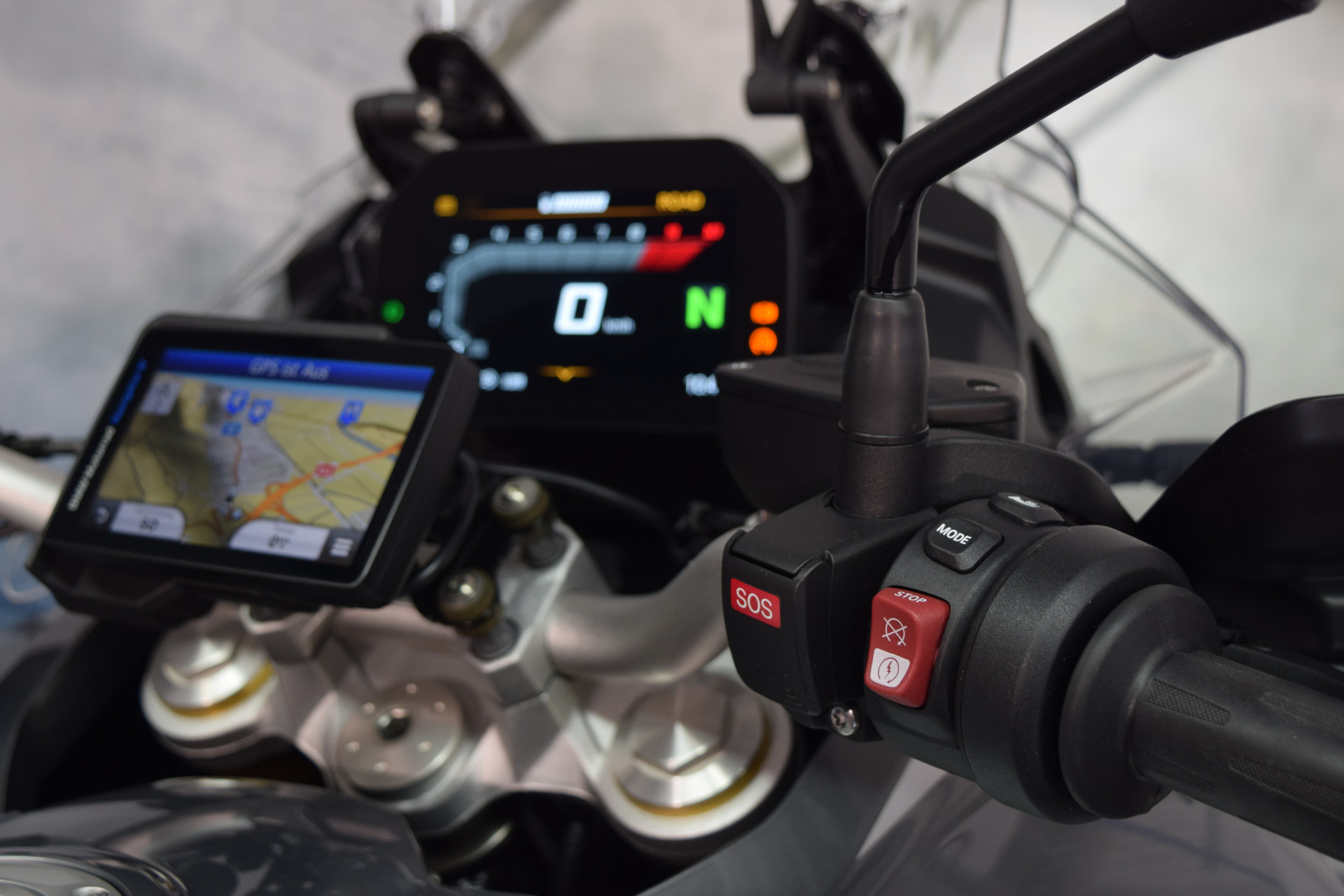 BMW F 850 GS Adventure Exclusive inkl. Akrapovic, Navi & Koffer-image-8