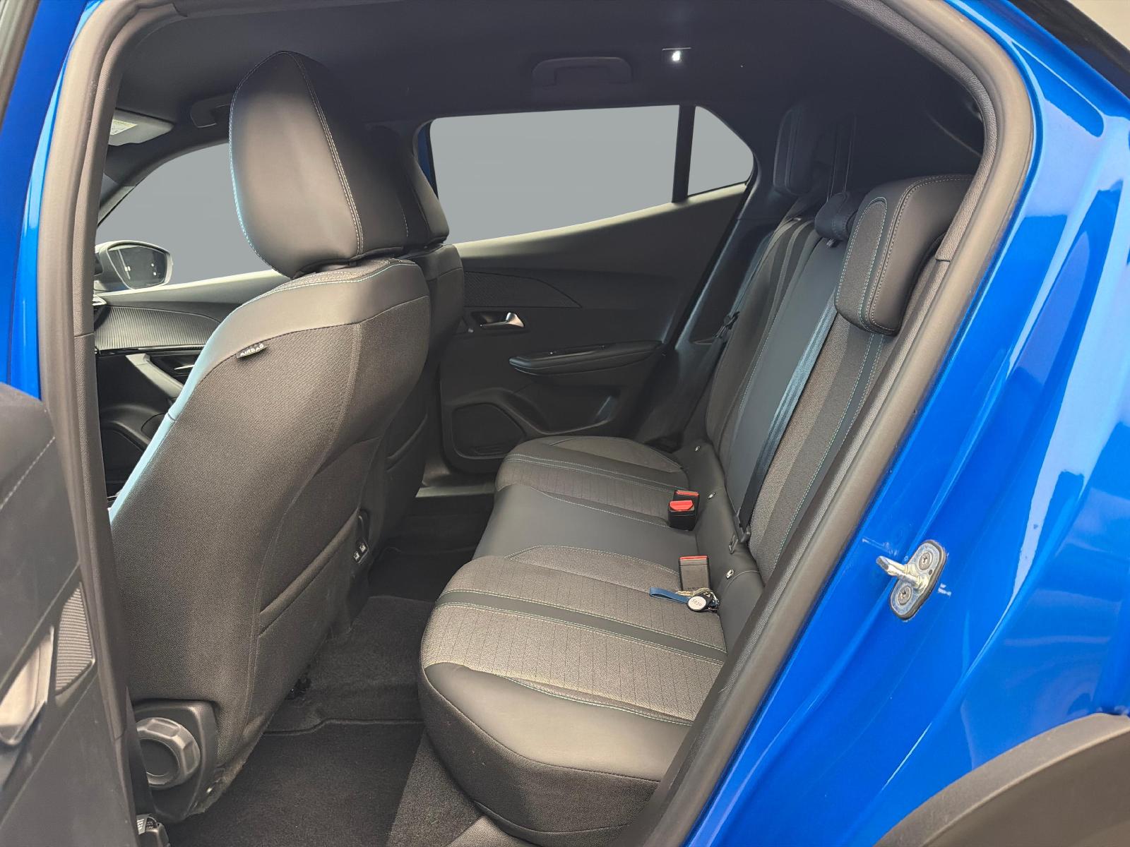 PEUGEOT 2008 1.2 PureTech 130 Allure Pack-image-10