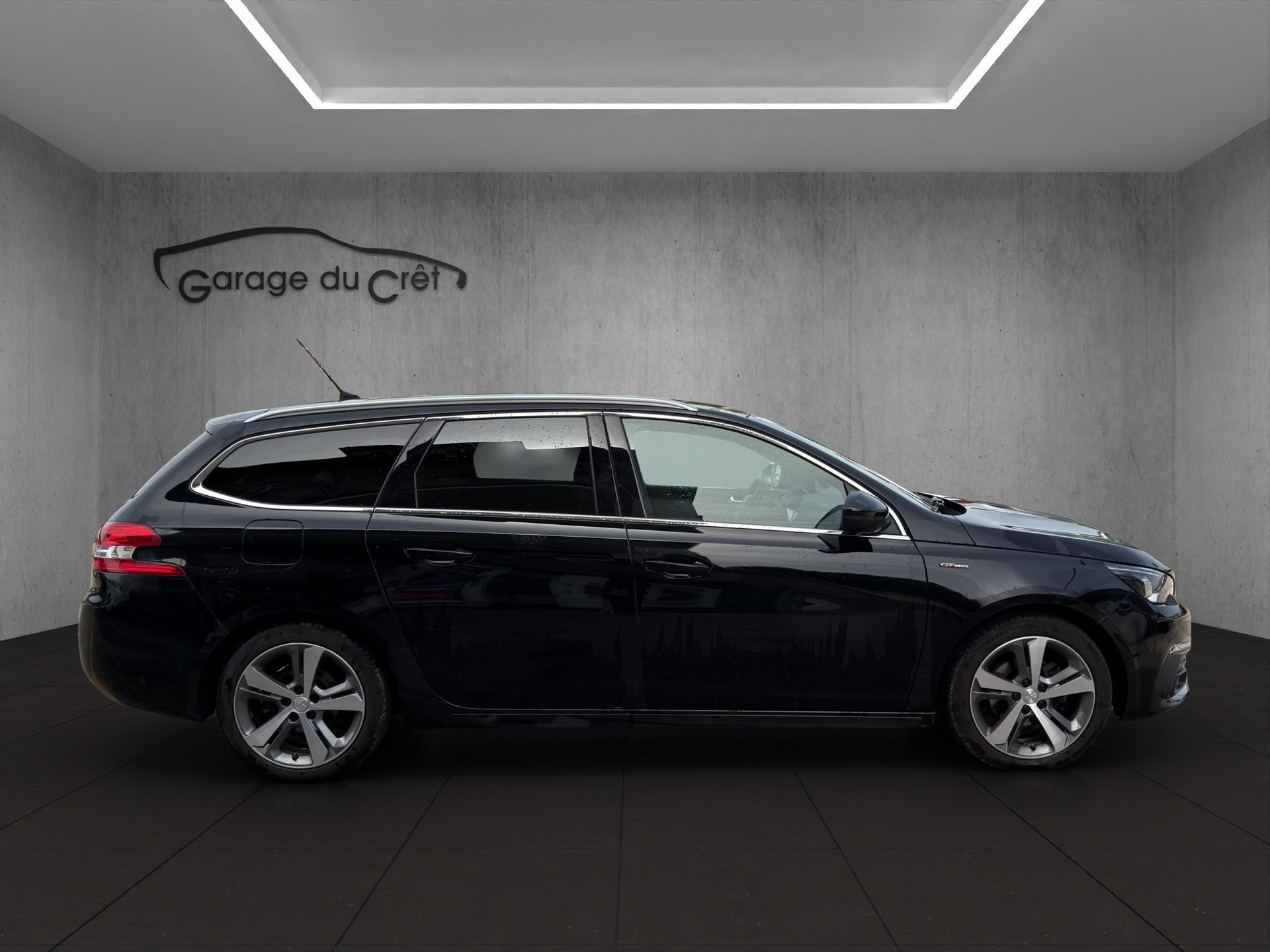 PEUGEOT 308 SW 1.2 PureTech 130 Allure S/S-image-5