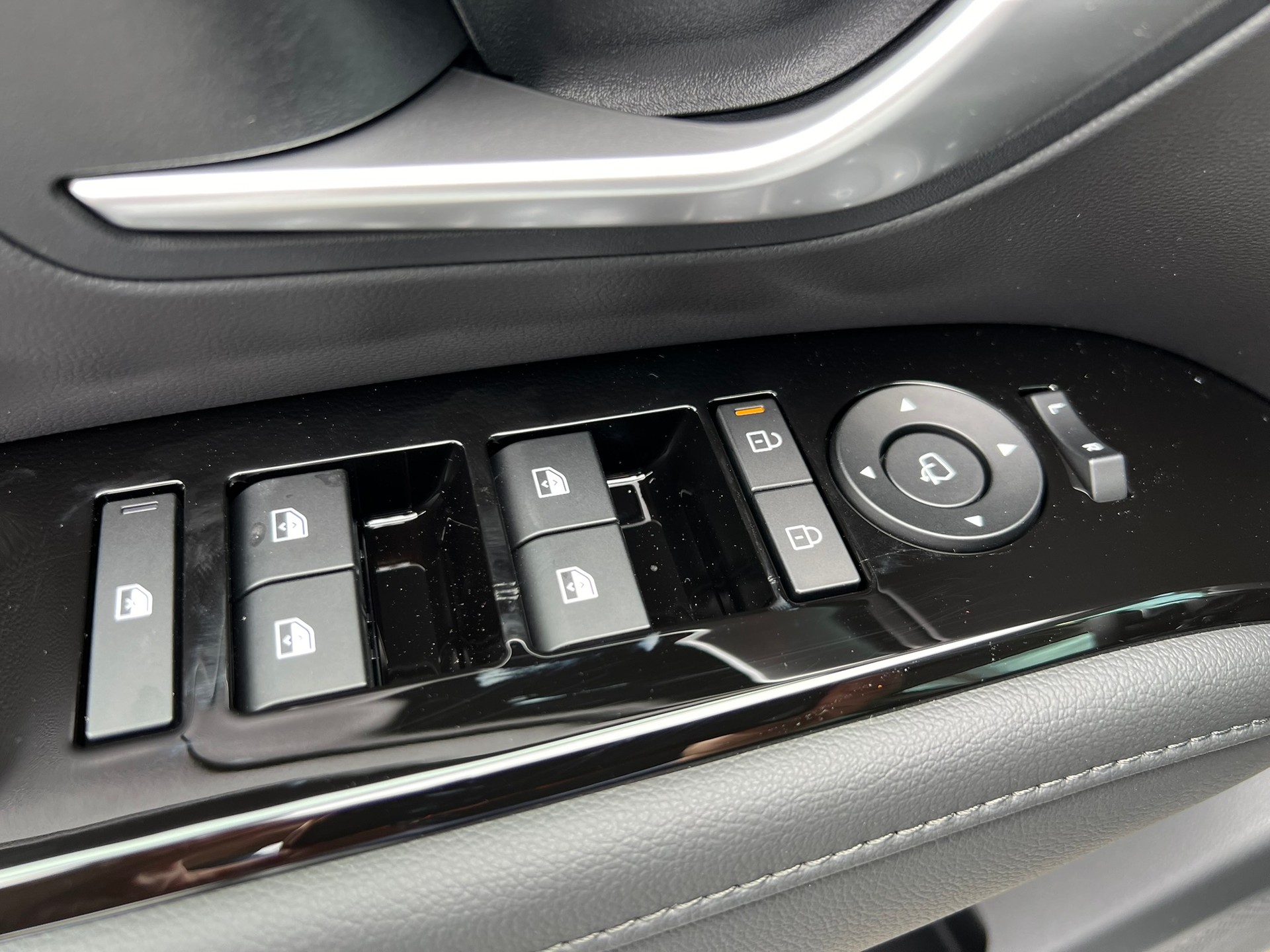 HYUNDAI Tucson 1.6 TGDI HEV Amplia 2WD-image-15