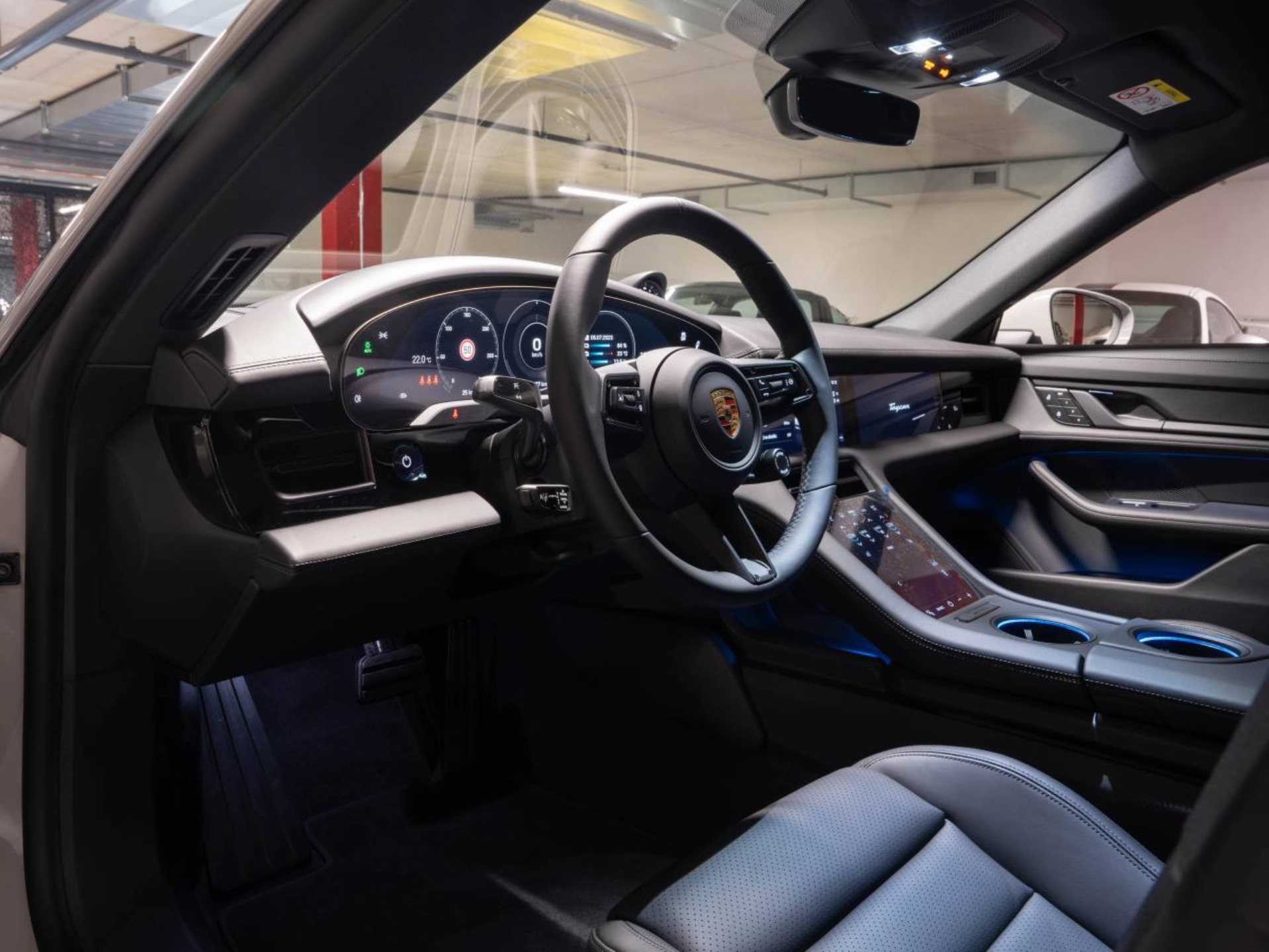 PORSCHE Taycan 4 Cross Turismo-image-6