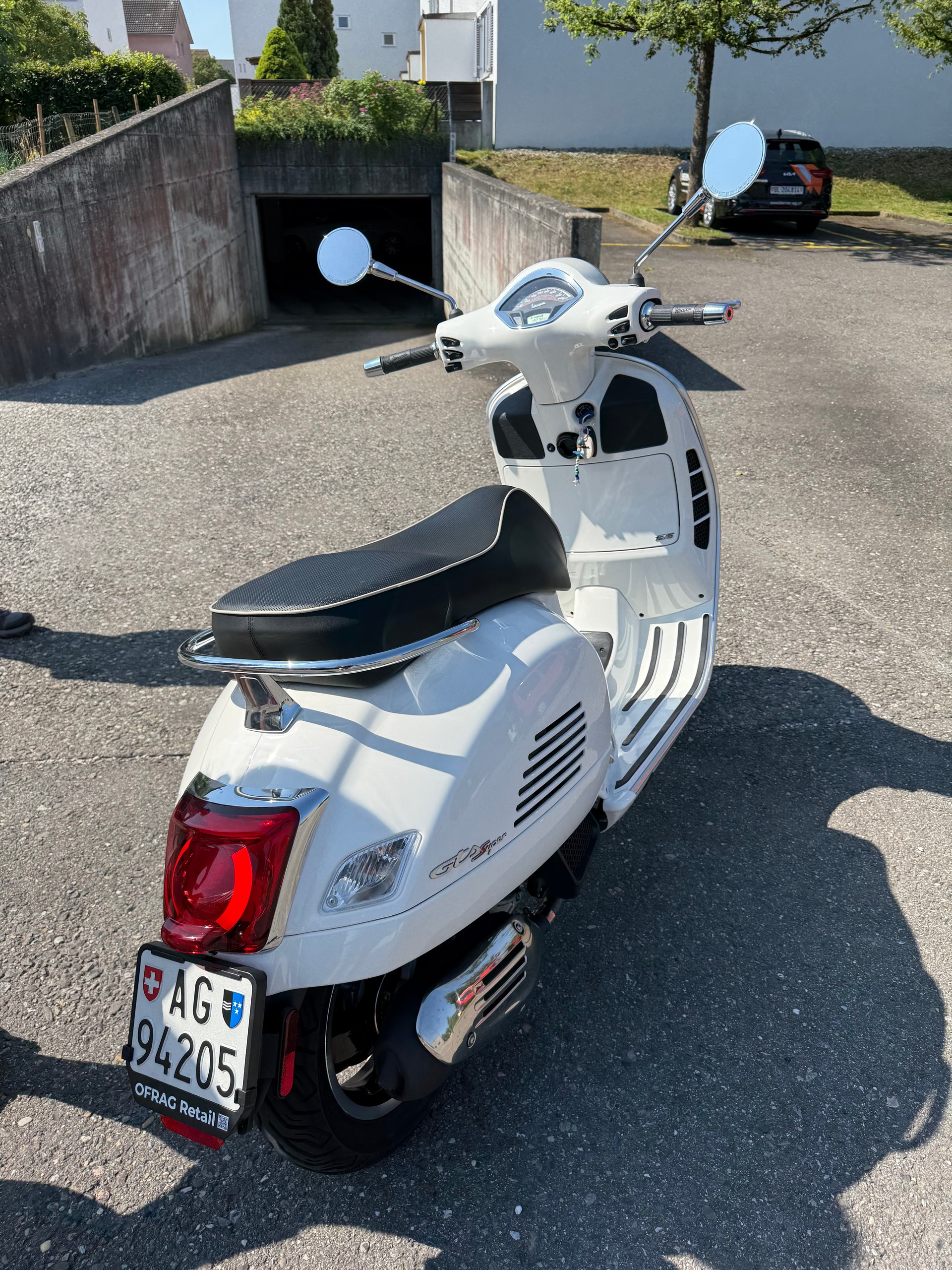 PIAGGIO Vespa GTS 125 ABS-image-2