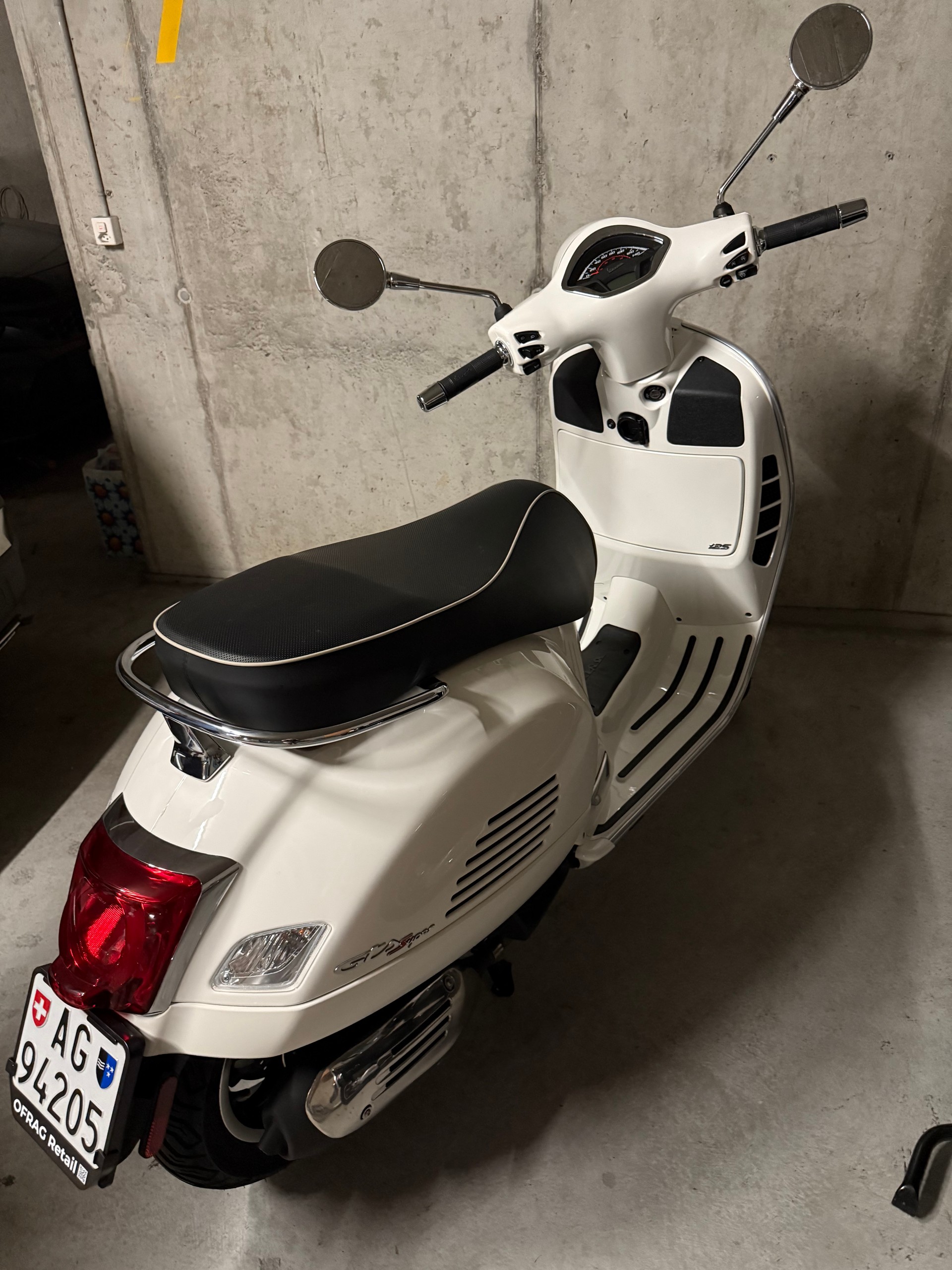 PIAGGIO Vespa GTS 125 ABS-image-6