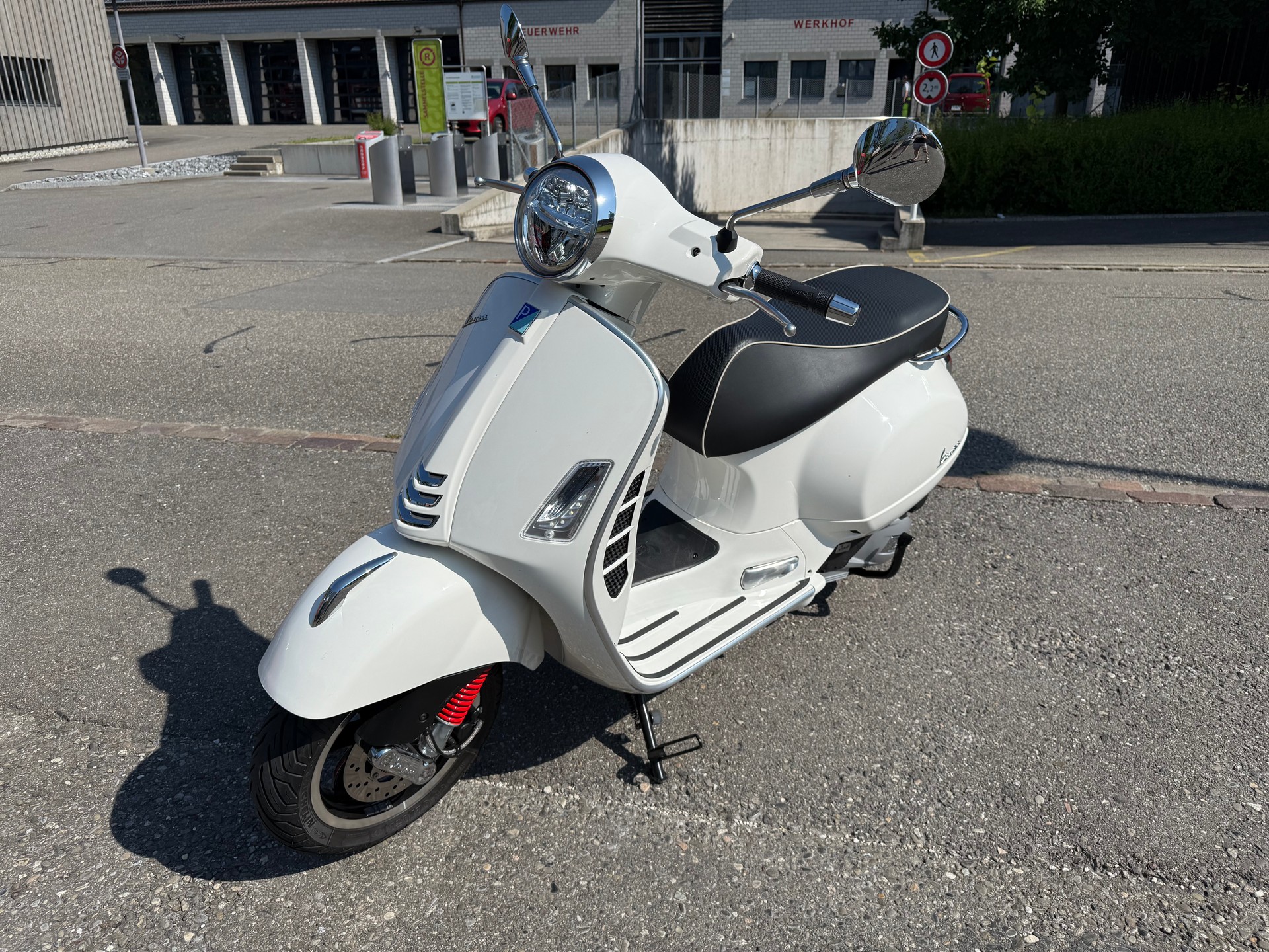PIAGGIO Vespa GTS 125 ABS-image-5