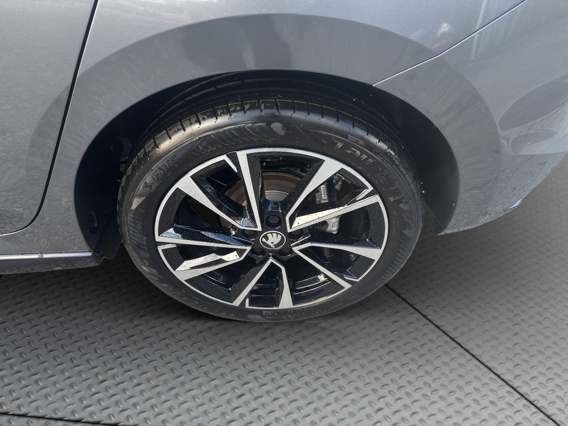 SKODA Fabia 1.0 TSI Monte Carlo DSG-image-17