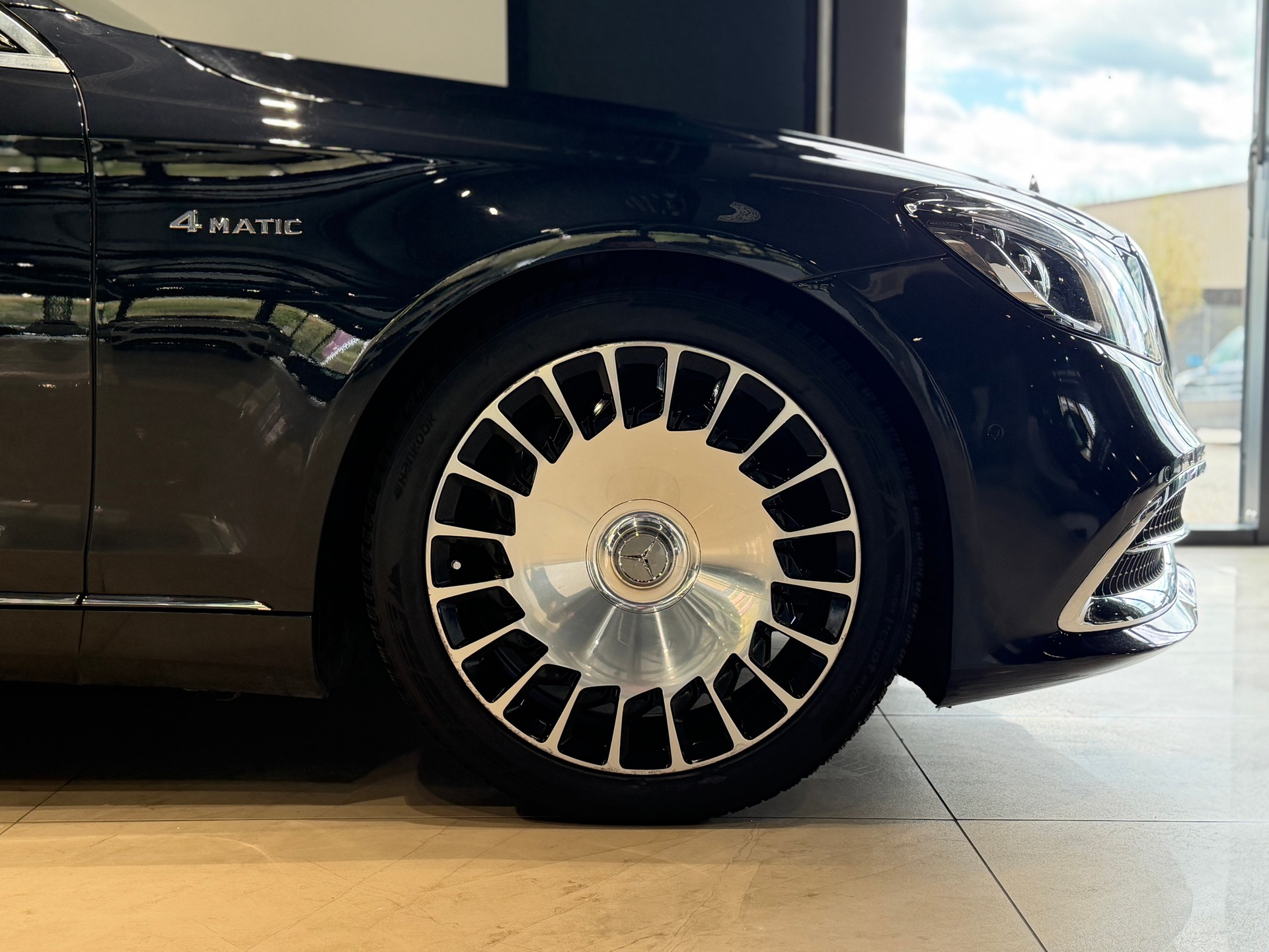 MERCEDES-BENZ S 500 Maybach 4Matic 9G-Tronic-showroom-element-3