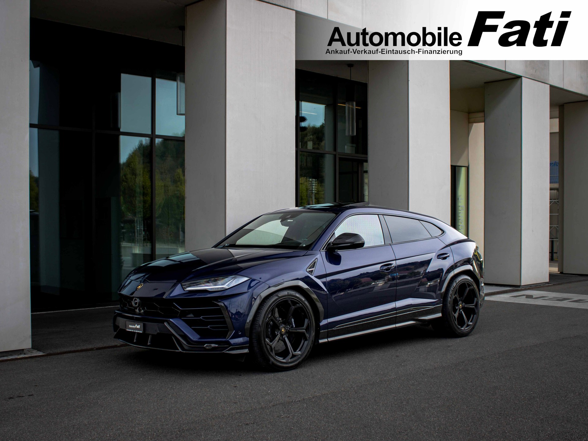 LAMBORGHINI Urus E-Gear-Carbon 'Blu Astraeus-Vollausst.'