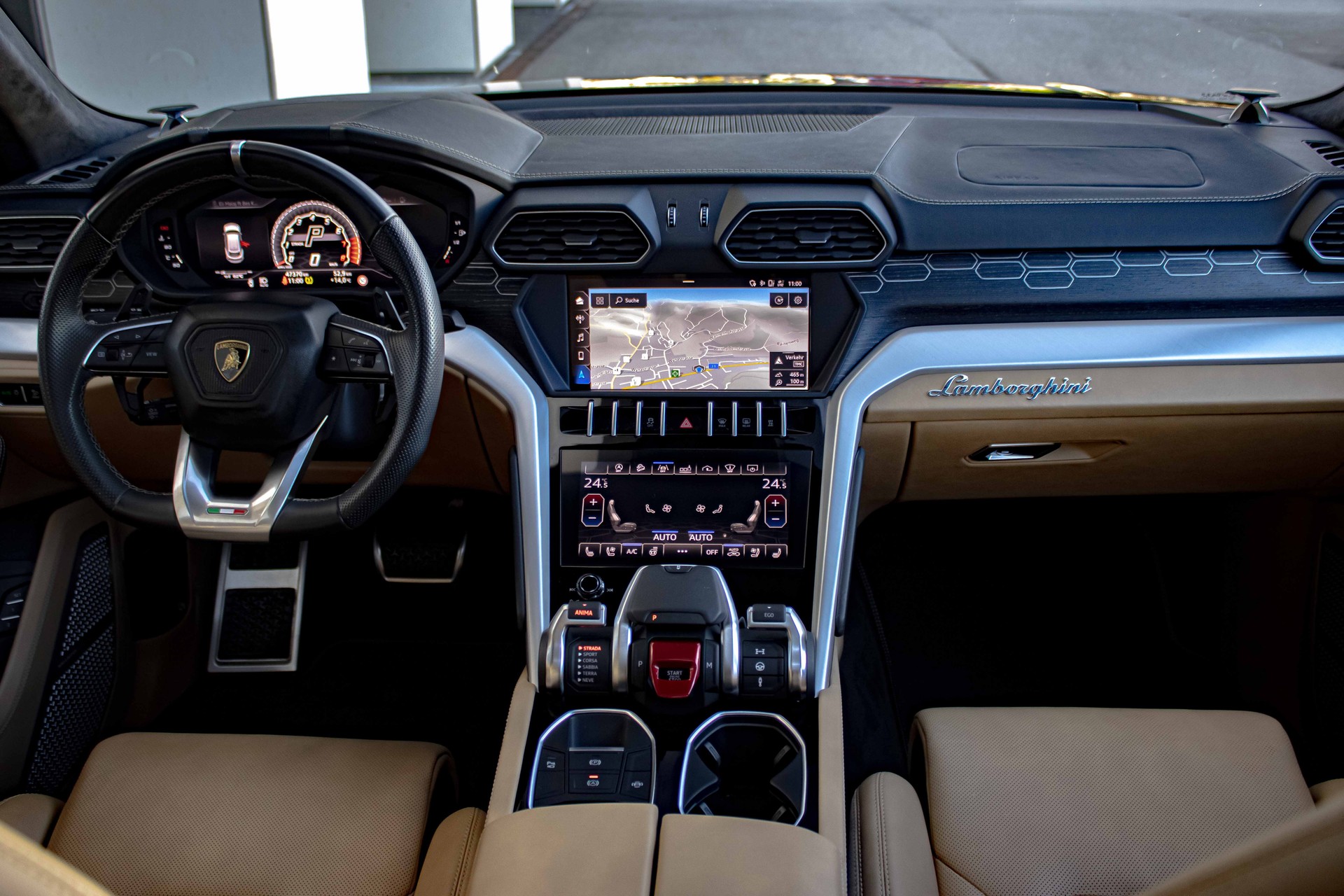 LAMBORGHINI Urus E-Gear-Carbon 'Blu Astraeus-Vollausst.'-image-10