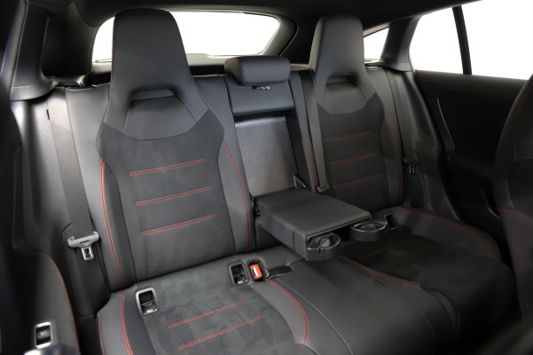 MERCEDES-BENZ CLA SB 200 7G-DCT-image-10