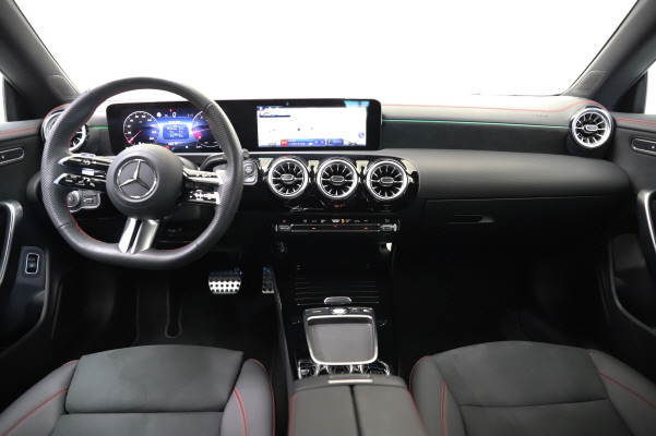 MERCEDES-BENZ CLA SB 200 7G-DCT-image-9