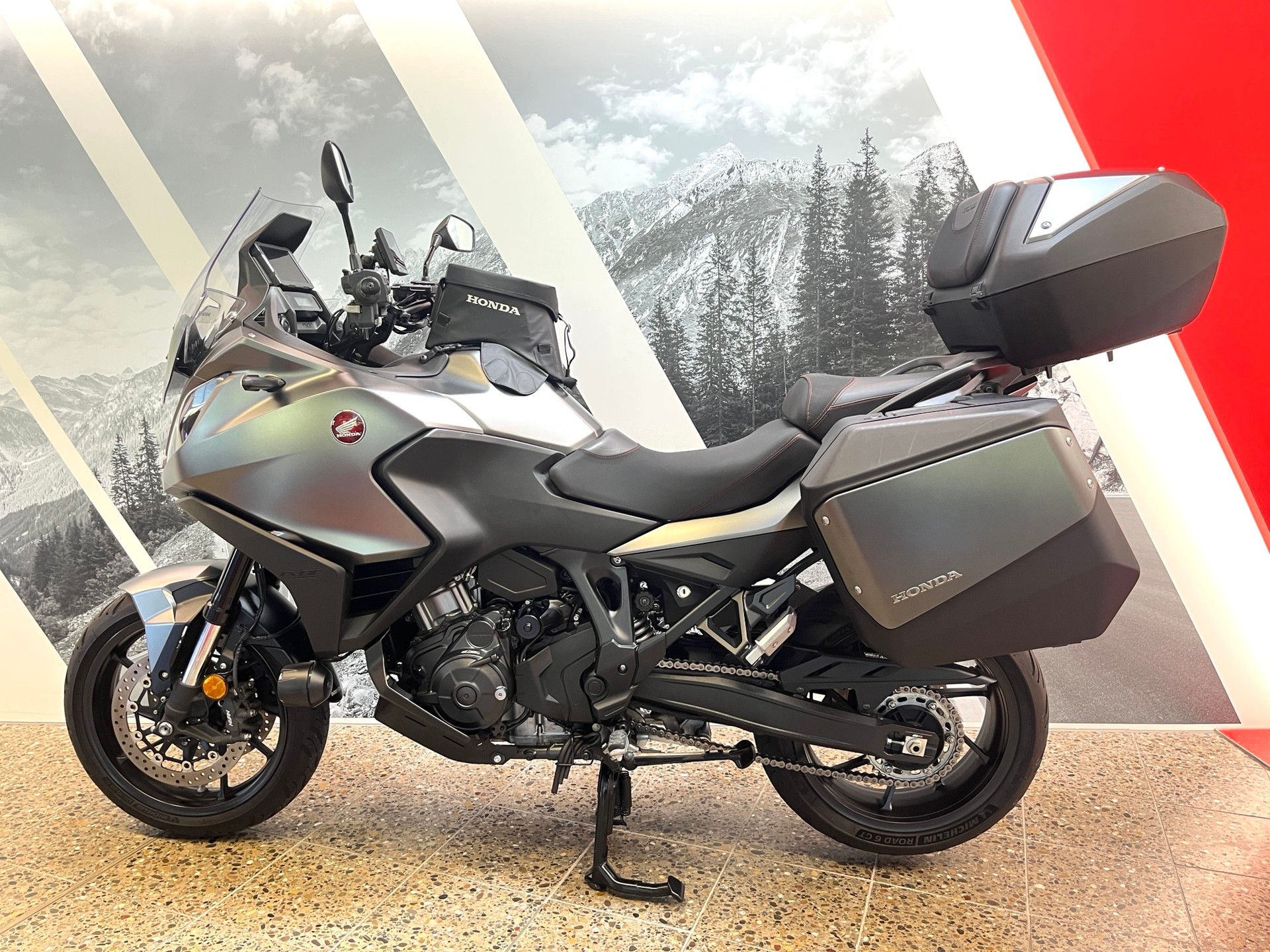 HONDA NT 1100 DCT-image-1