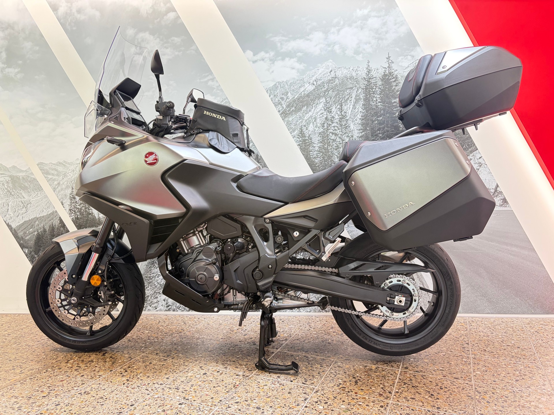 HONDA NT 1100 DCT-showroom-element-1