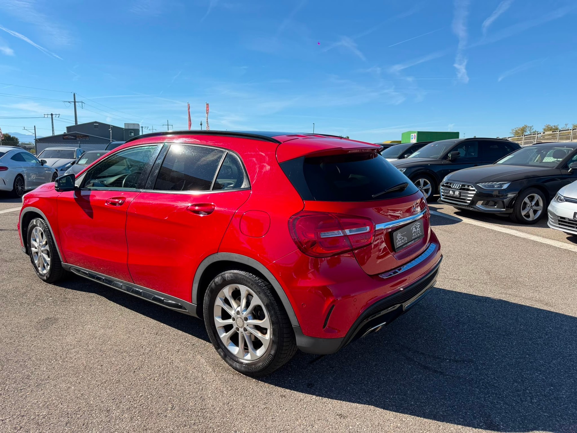MERCEDES-BENZ GLA 250 AMG Line 4Matic 7G-DCT Garantie 2 ans expertiser du jours-showroom-element-3