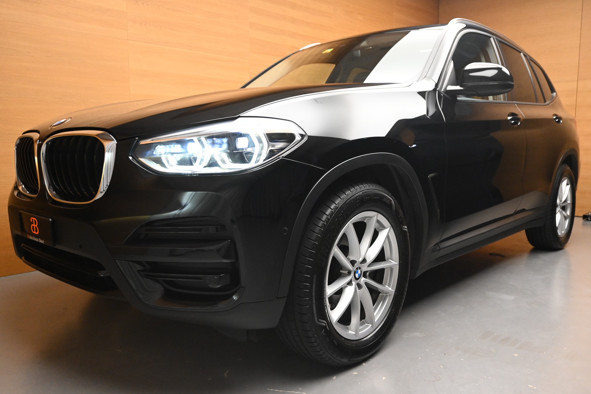 BMW X3 xDrive 20d xLine Steptronic-showroom-element-2