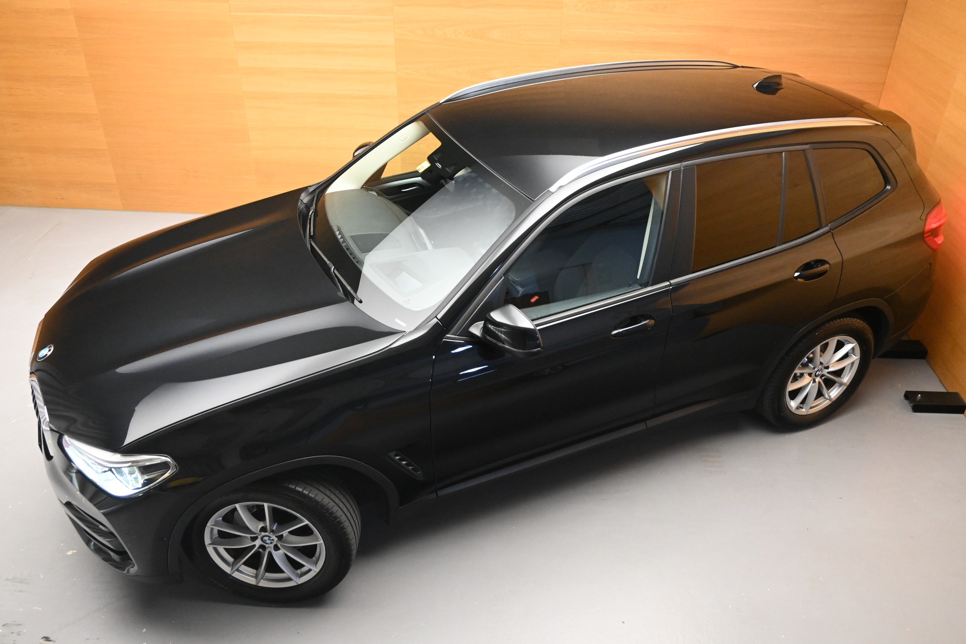 BMW X3 xDrive 20d xLine Steptronic-showroom-element-1