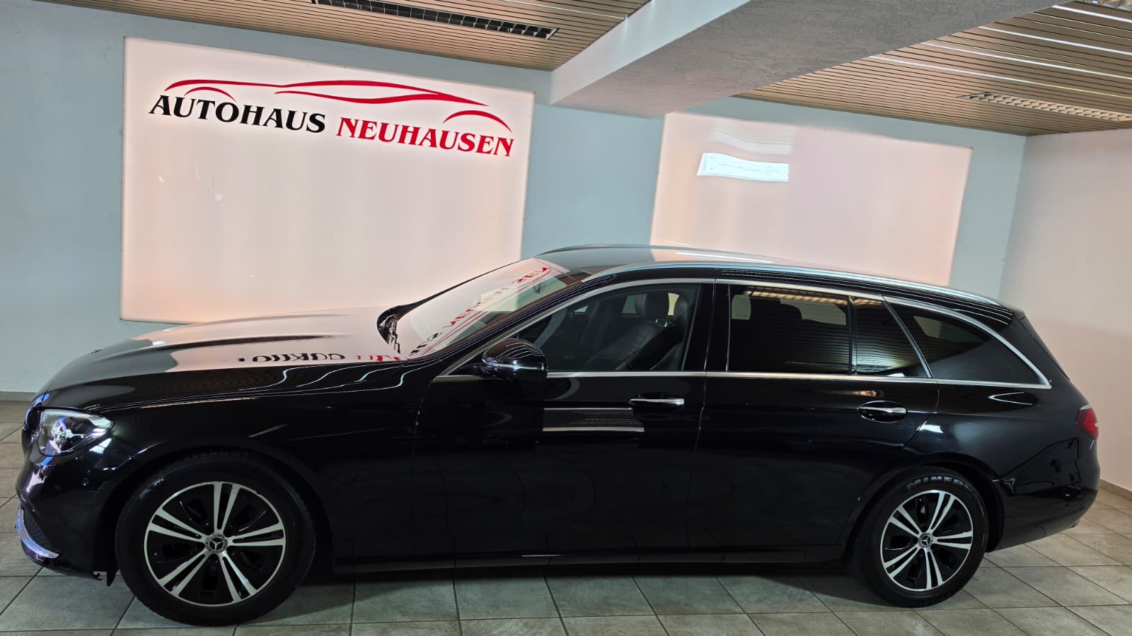MERCEDES-BENZ E 220 d T Avantgarde 9G-Tronic, SCHWEIZER FAHRZEUG, TOP AUSSTATTUNG, FRISCH AB MFK-image-5