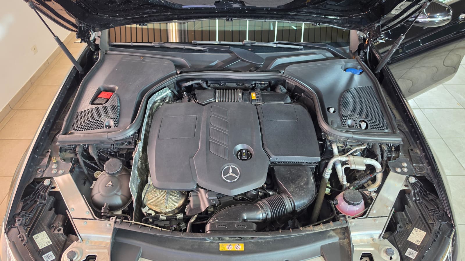 MERCEDES-BENZ E 220 d T Avantgarde 9G-Tronic, SCHWEIZER FAHRZEUG, TOP AUSSTATTUNG, FRISCH AB MFK-image-15