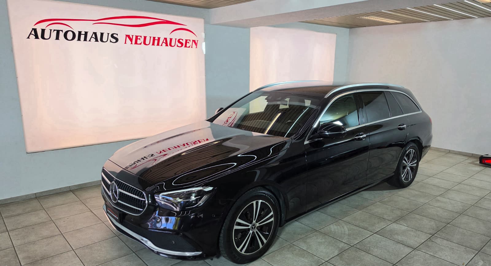 MERCEDES-BENZ E 220 d T Avantgarde 9G-Tronic, SCHWEIZER FAHRZEUG, TOP AUSSTATTUNG, FRISCH AB MFK