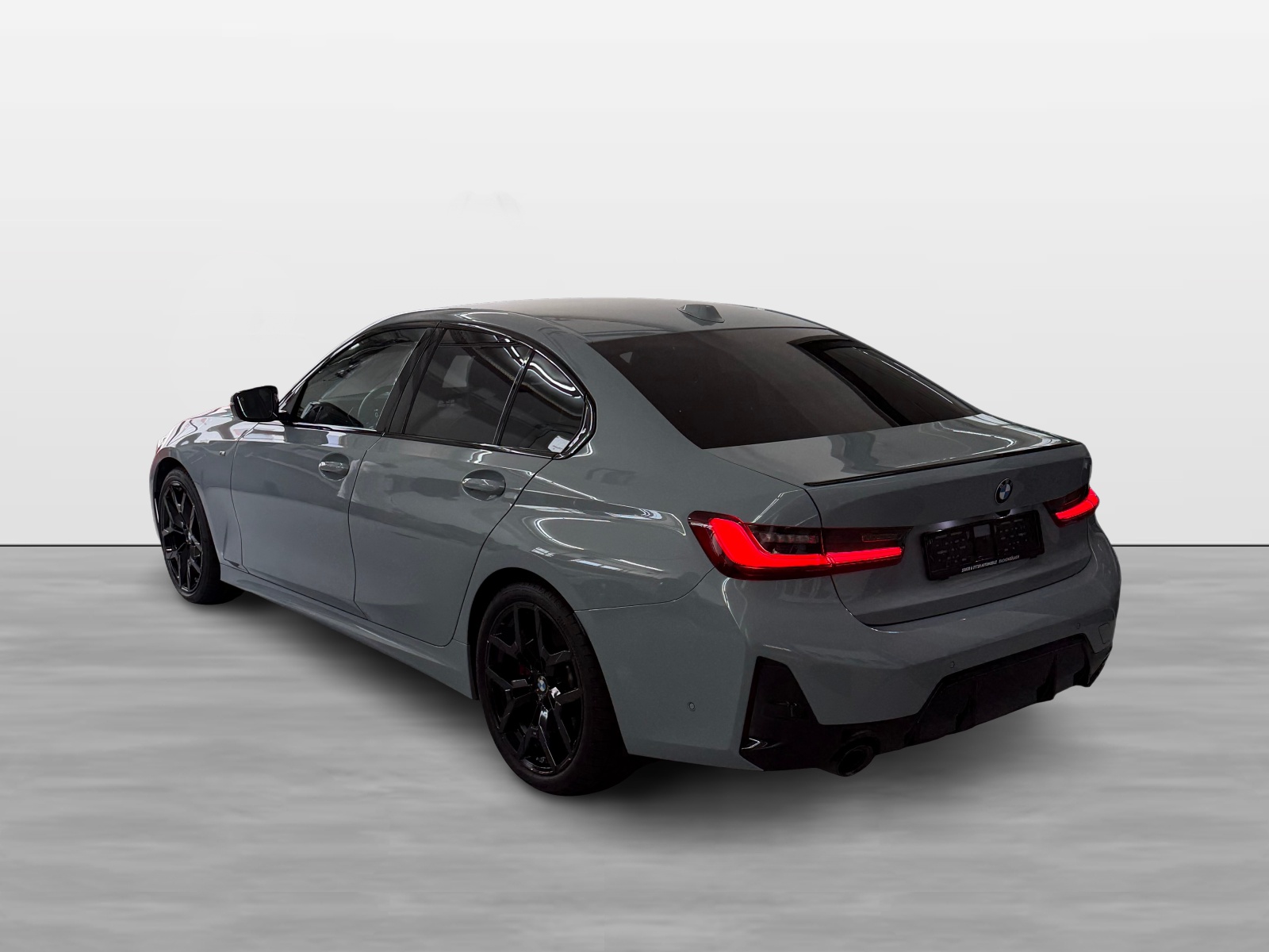 BMW 320d xDrive 48V Steptronic M Sport Pro-showroom-element-3
