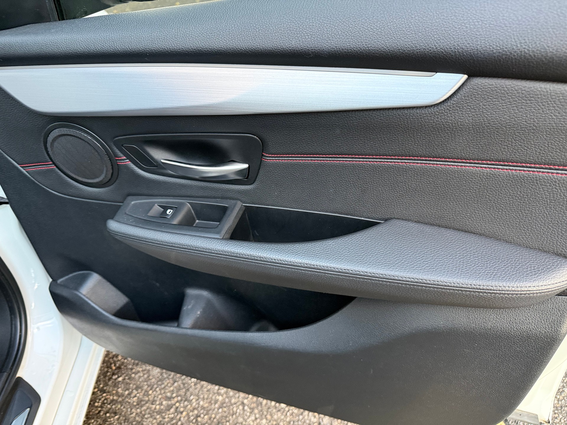 BMW 220i Active Tourer Luxury Line-image-19