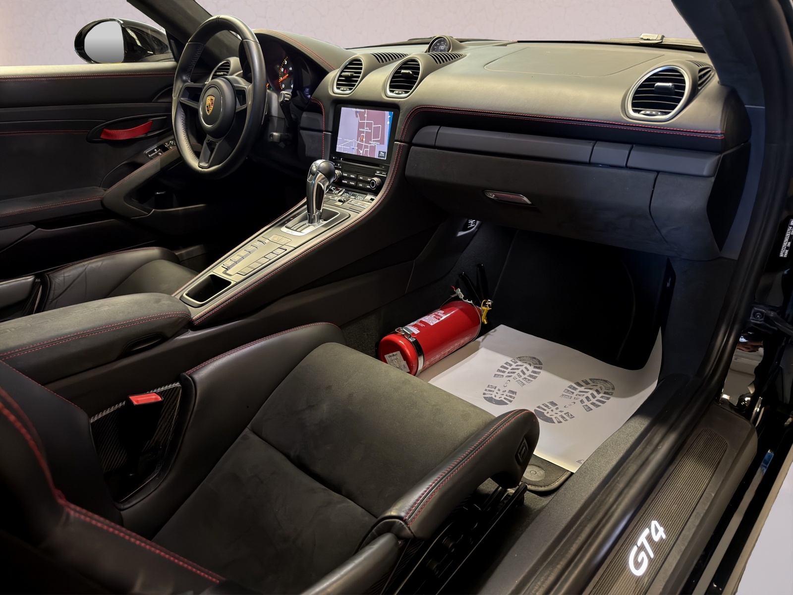 PORSCHE 718 Cayman GT4 PDK-image-10