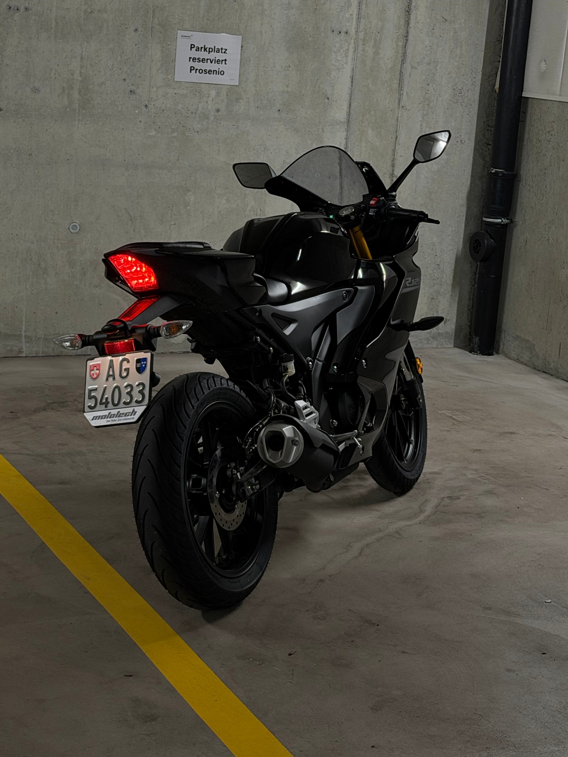 YAMAHA YZF-R 125-image-2