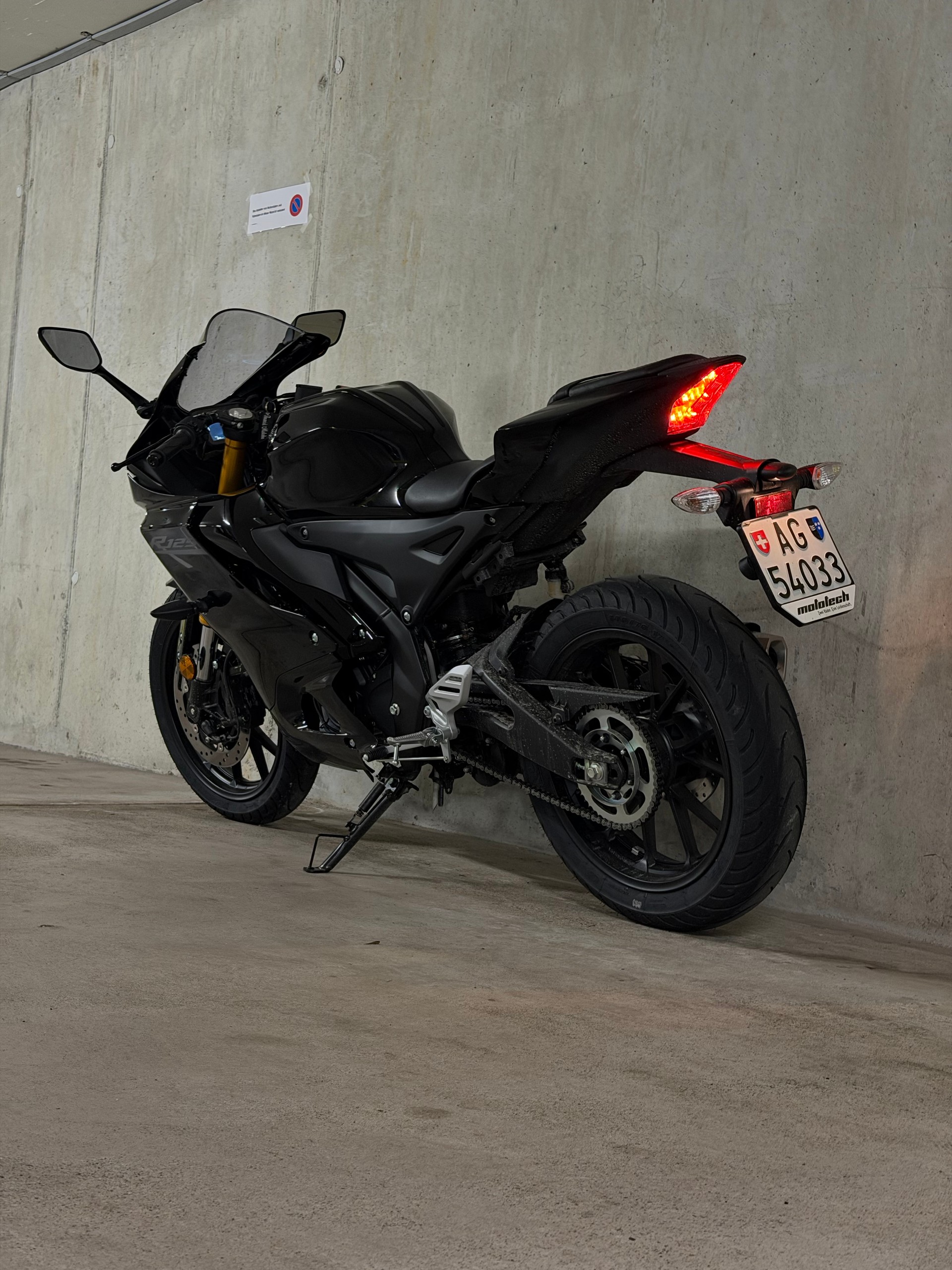 YAMAHA YZF-R 125-image-3