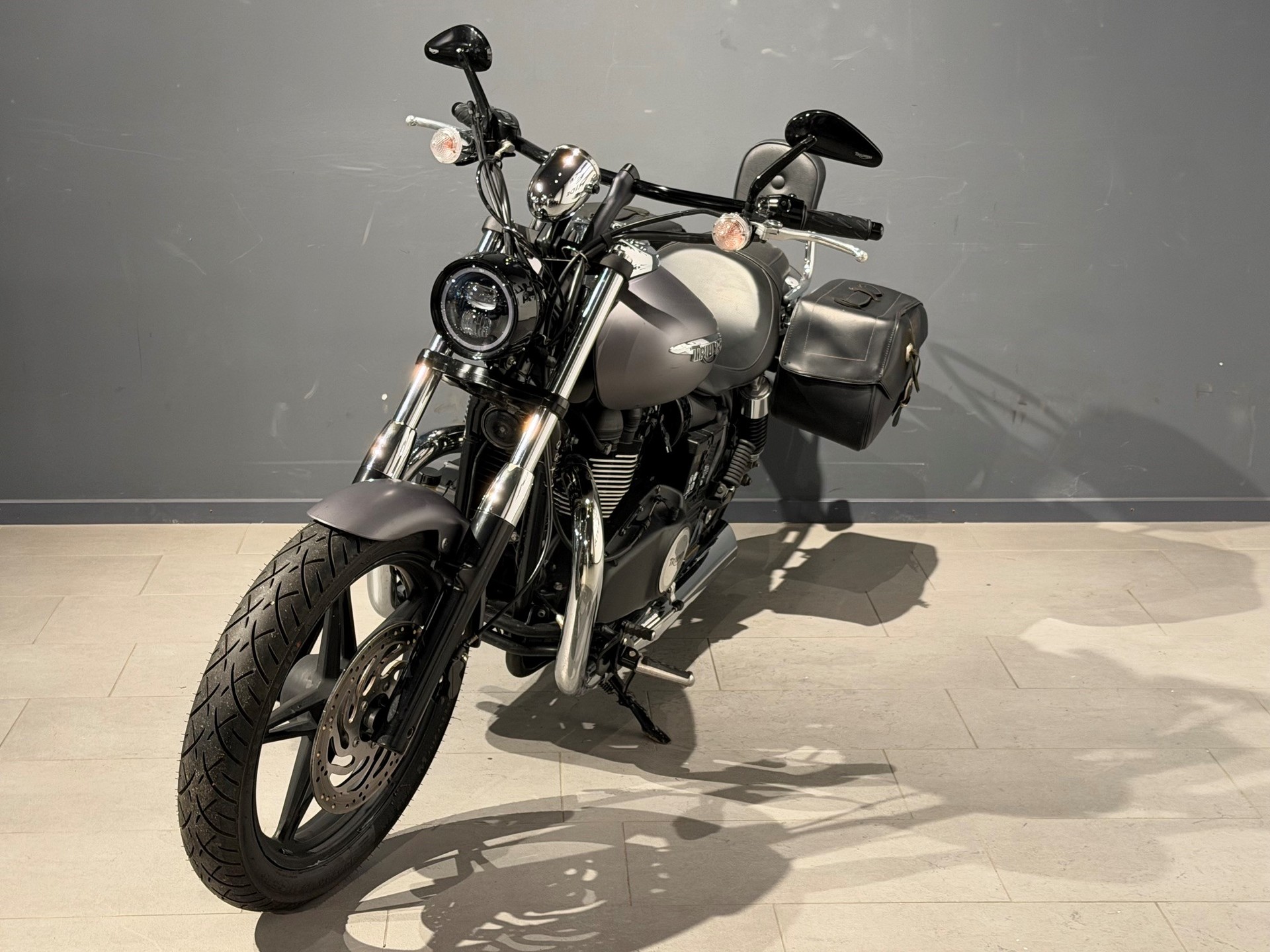 TRIUMPH Speedmaster 900-image-2
