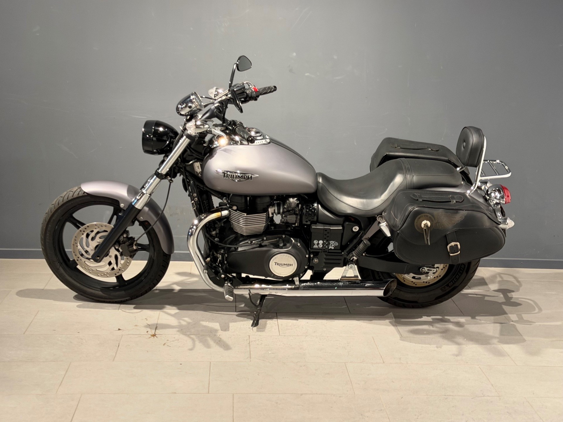 TRIUMPH Speedmaster 900-image-3
