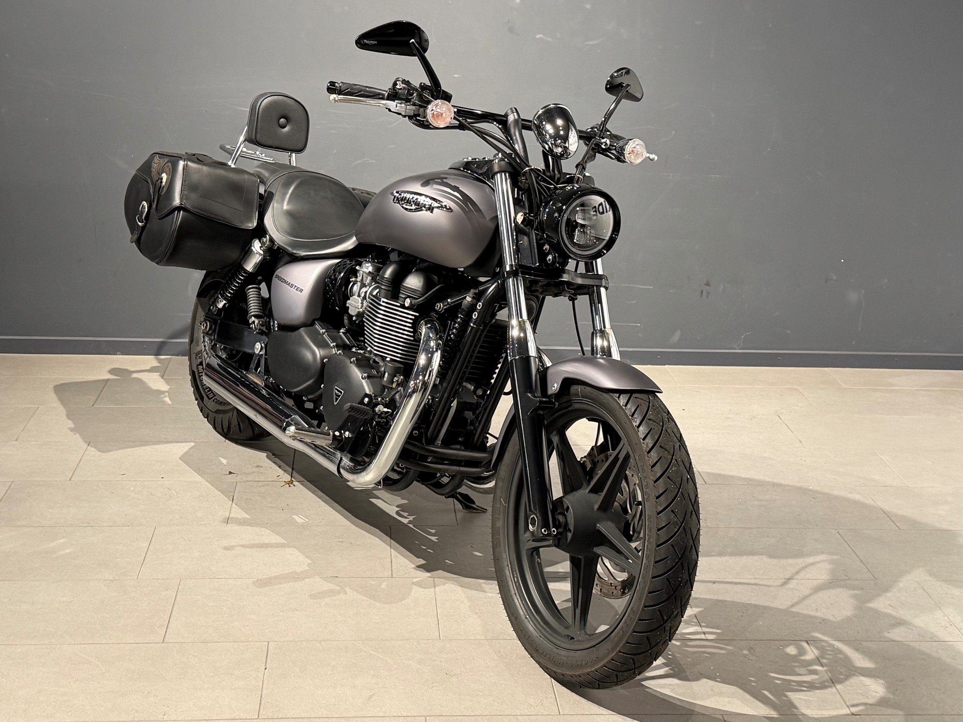 TRIUMPH Speedmaster 900-image-1