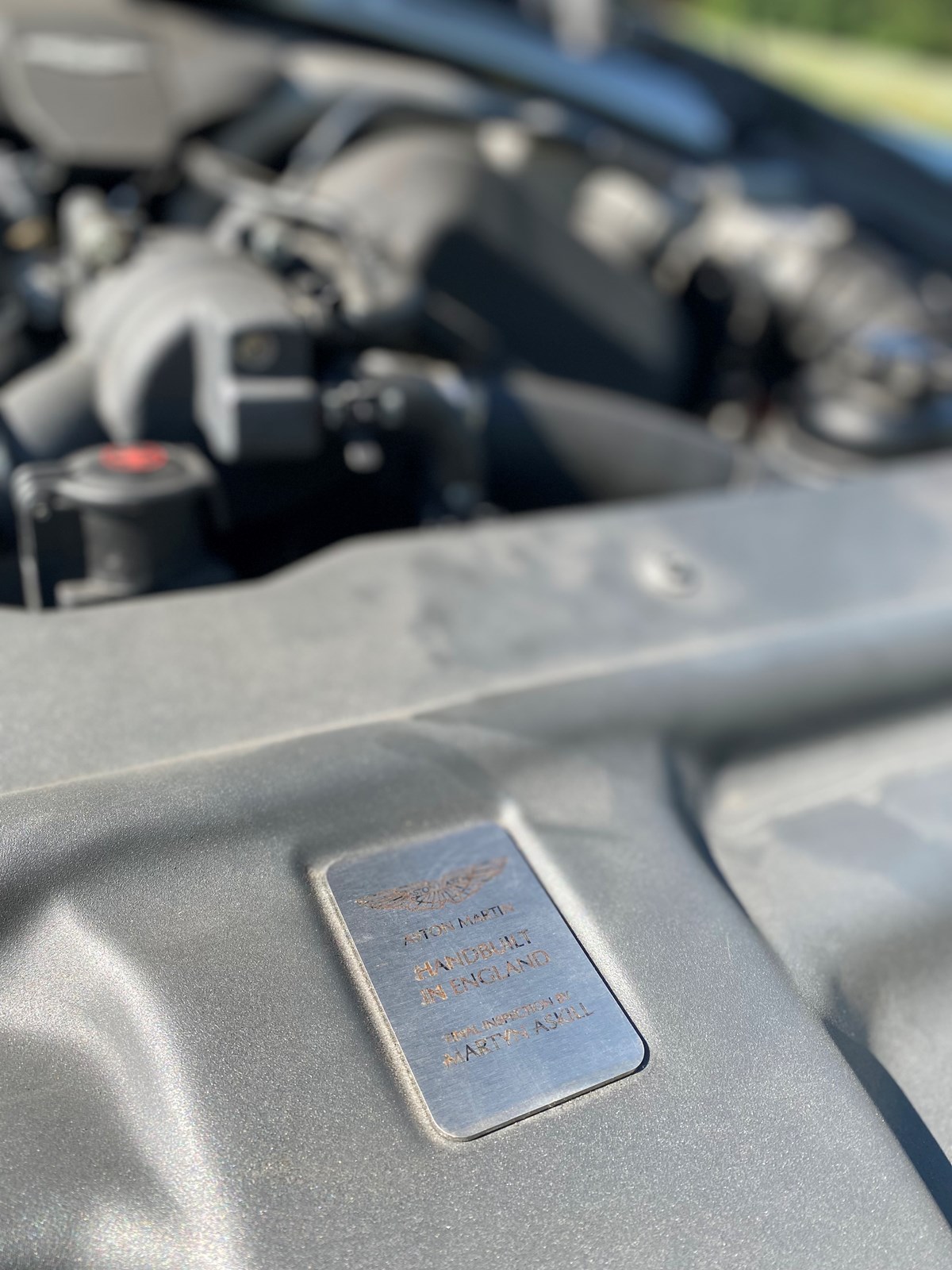 ASTON MARTIN DB9 Volante-image-10