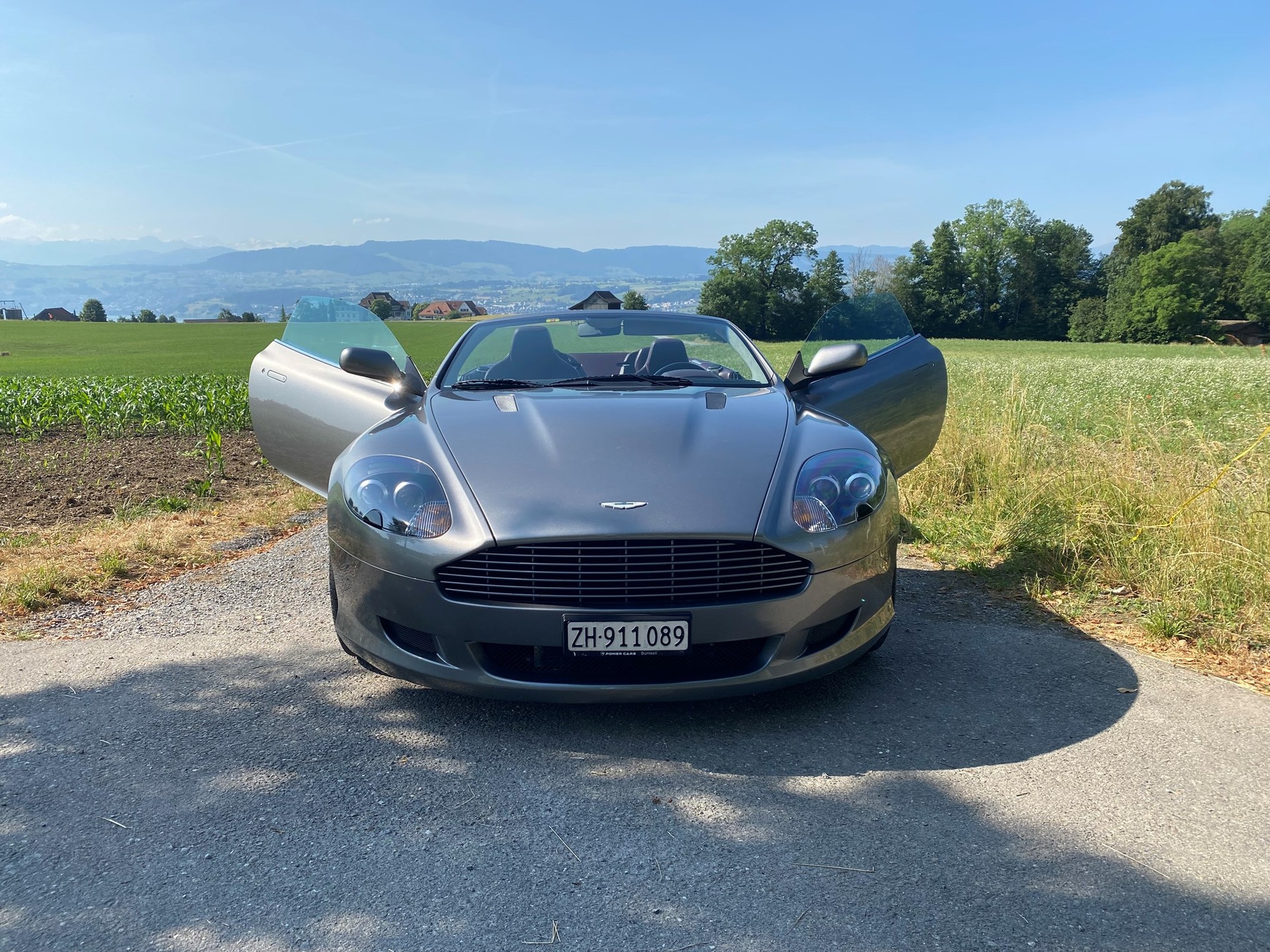 ASTON MARTIN DB9 Volante-image-2