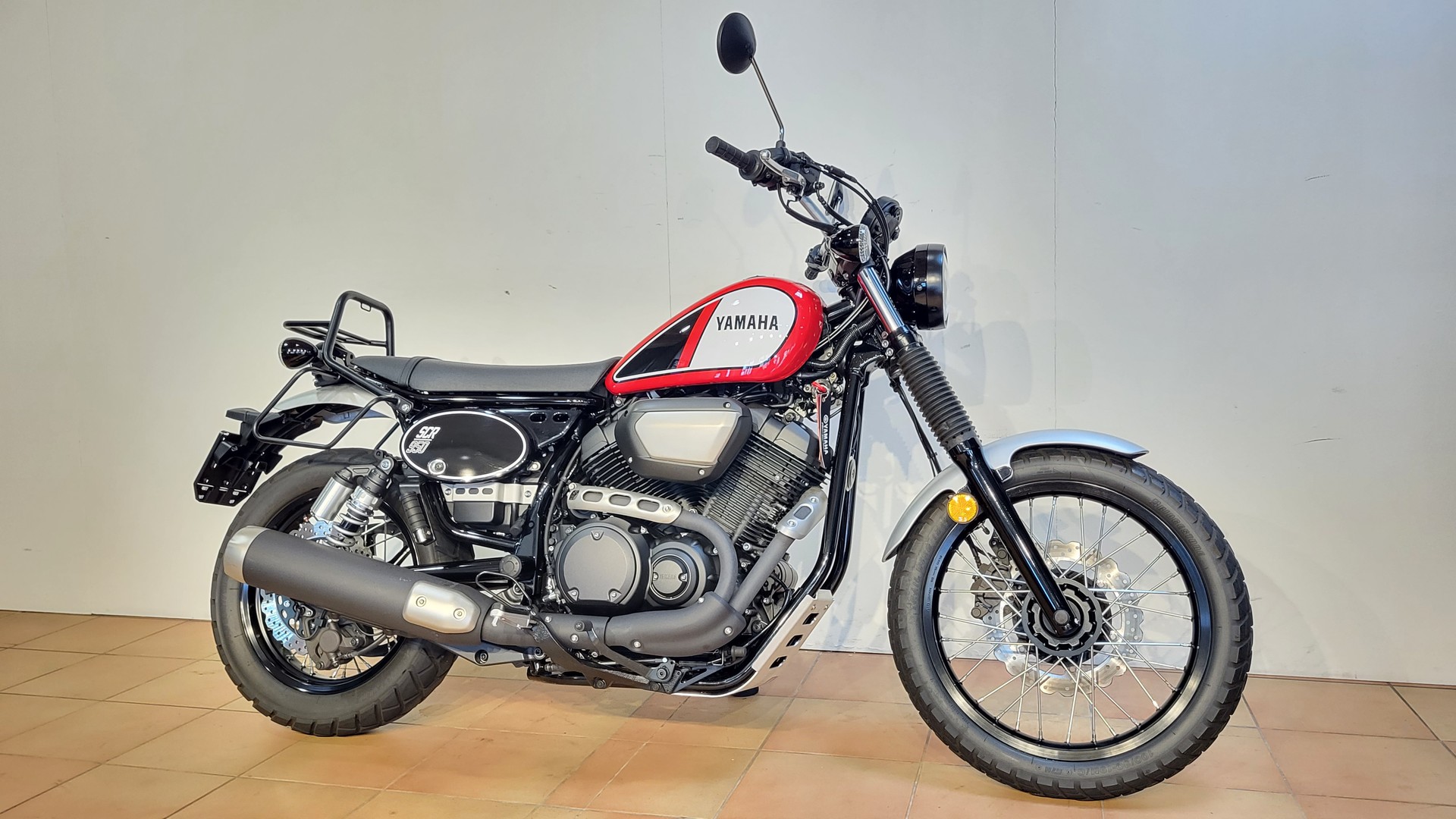 YAMAHA SCR 950 ABS-image-2