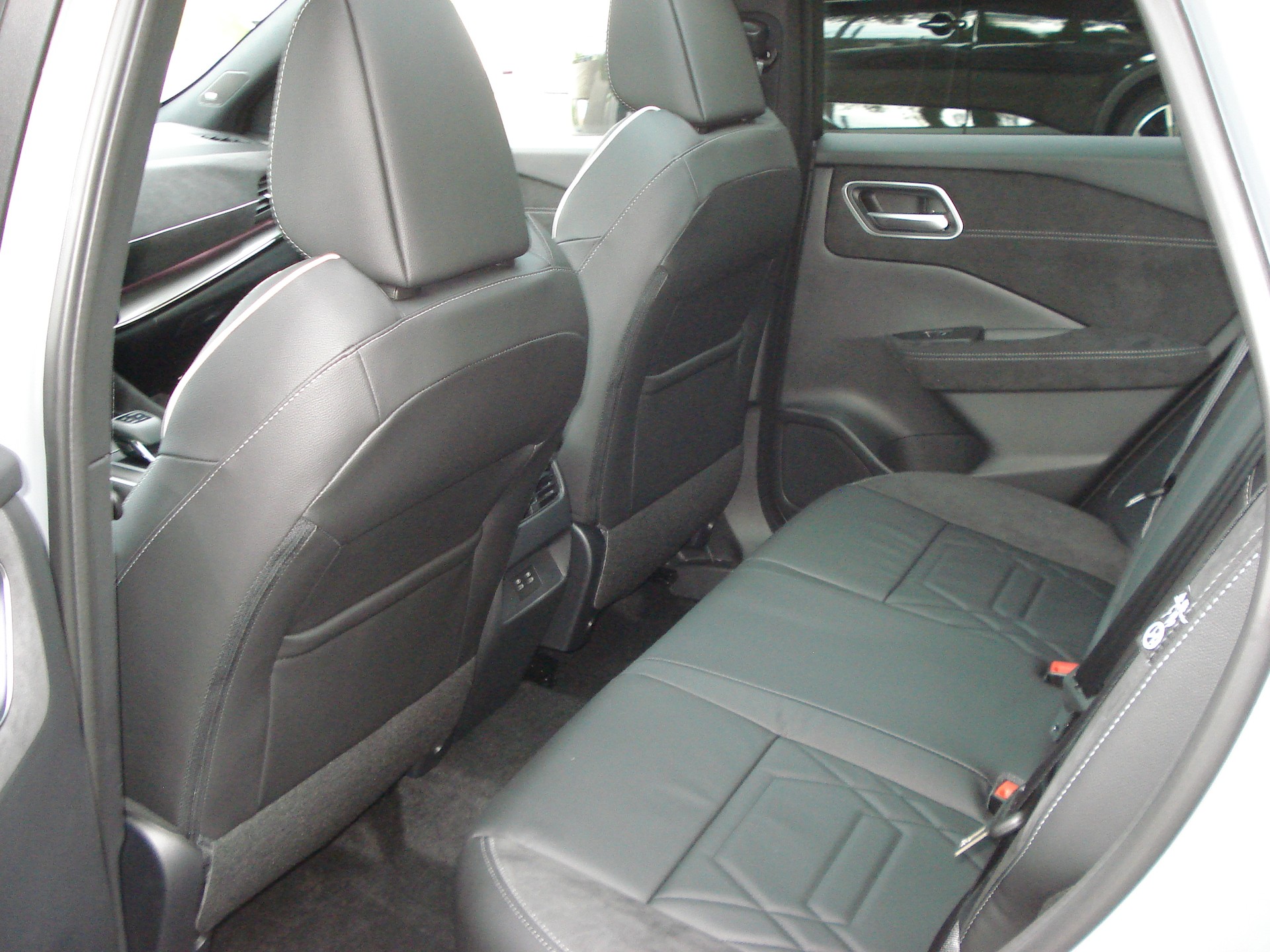 NISSAN Qashqai 1.3 DIG-T MHEV N-DESIGN Xtronic 4x4-image-7