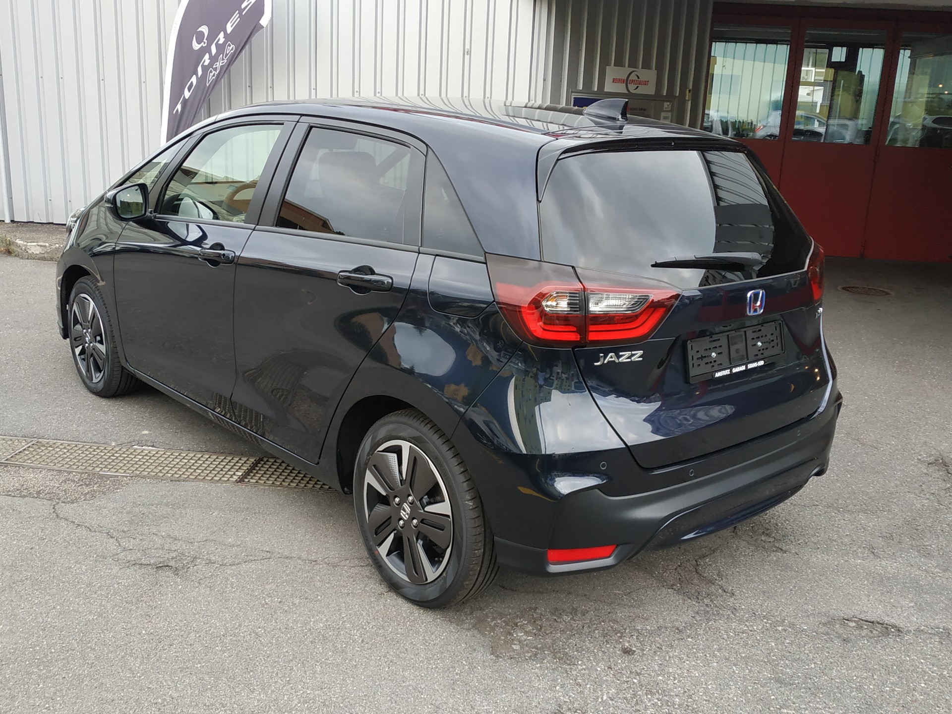 HONDA Jazz 1.5i-MMD Advance E-CVT-showroom-element-3