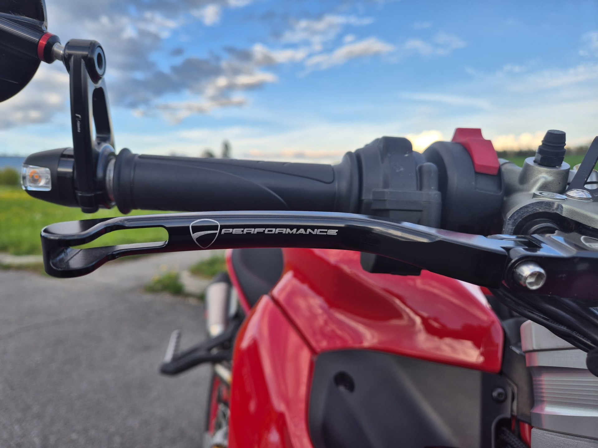 DUCATI 950 Supersport S-image-13