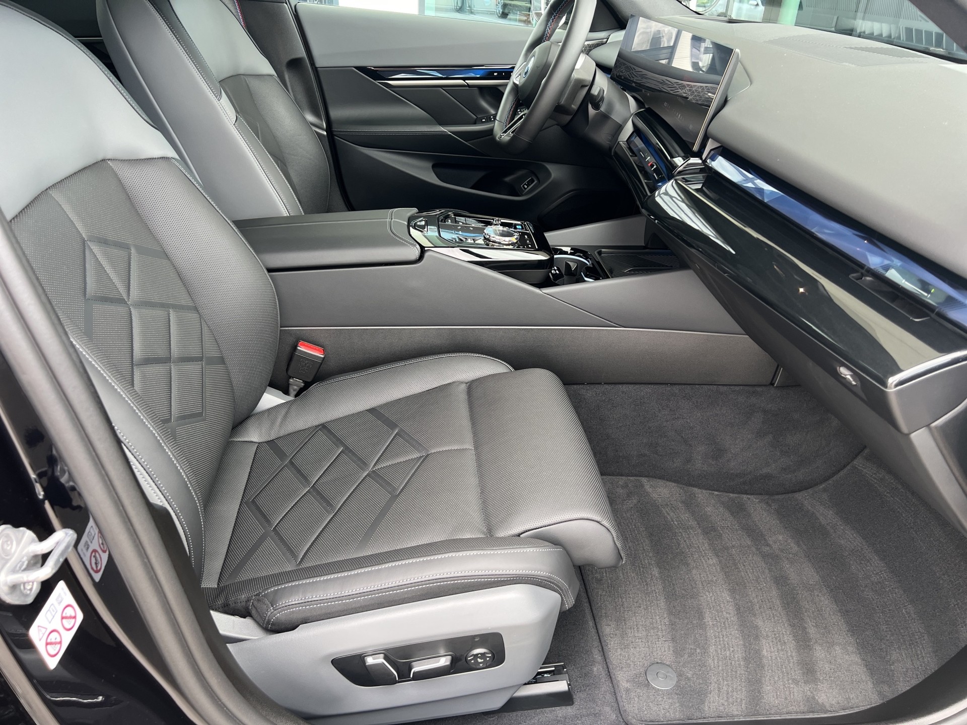 BMW i5 M60 Tour. M Sport Pro-image-19