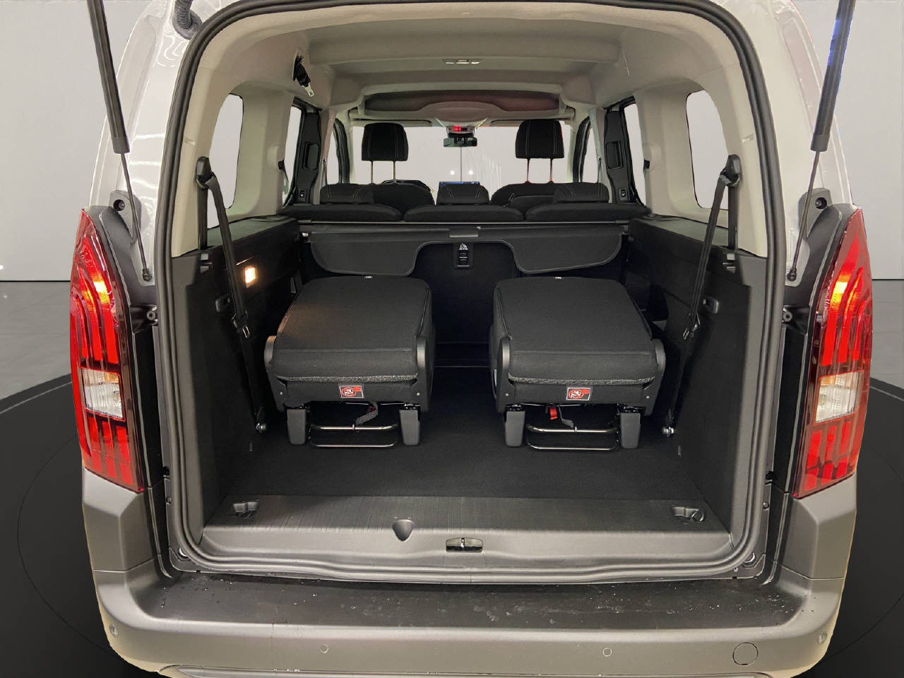 PEUGEOT Rifter Long 1.5 BlueHDi 130 Allure Limited Edition 7 Platz-image-11
