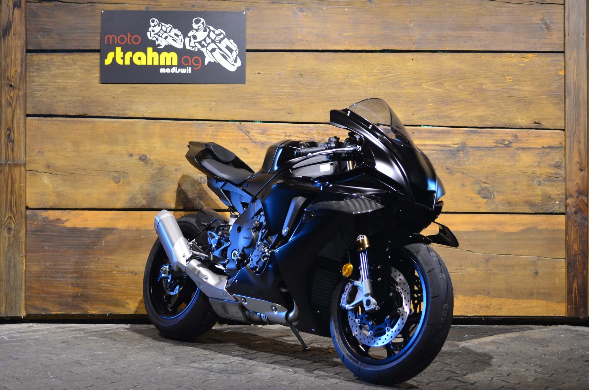 YAMAHA YZF-R1 Race-image-0