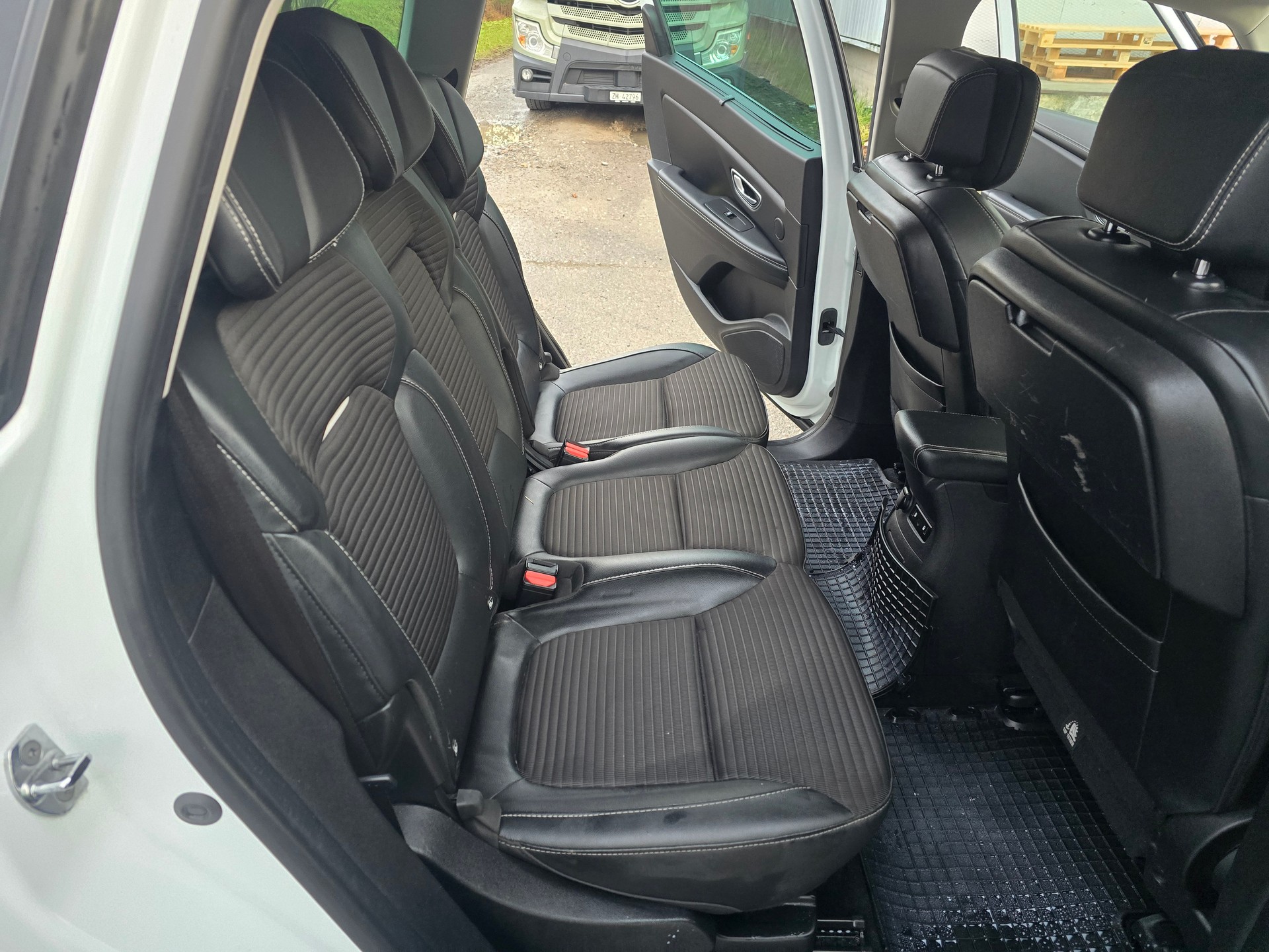 RENAULT Grand Scénic 1.6 dCi Bose EDC-image-15