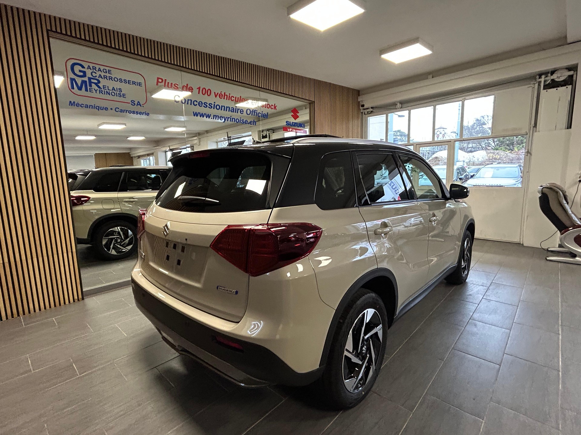 SUZUKI Vitara 1.4 T Compact Top Hybrid 4x4 4 ROUES HIVER OFFERT-image-8