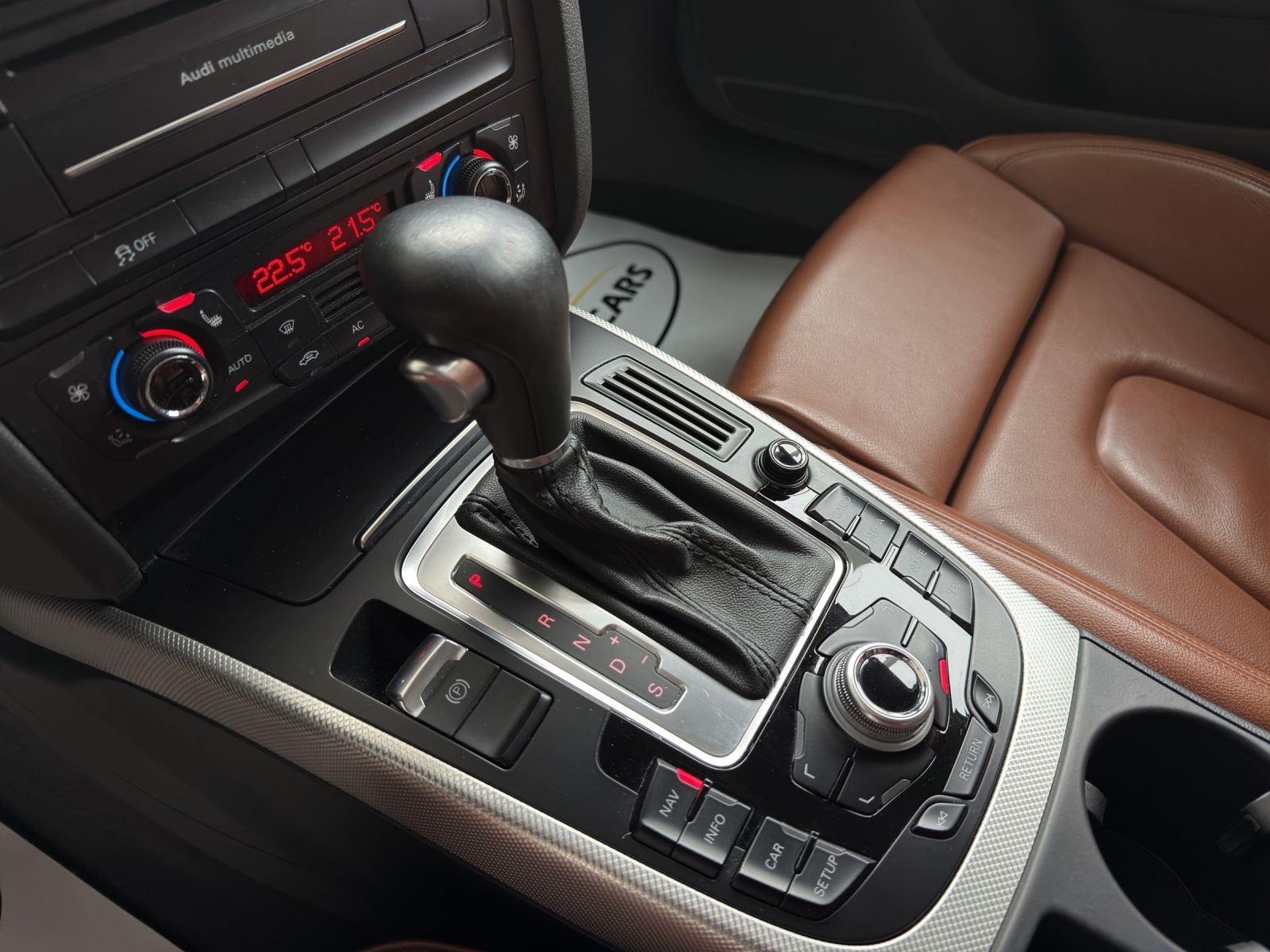 AUDI A4 allroad 2.0 TFSI quattro S-tronic-image-9