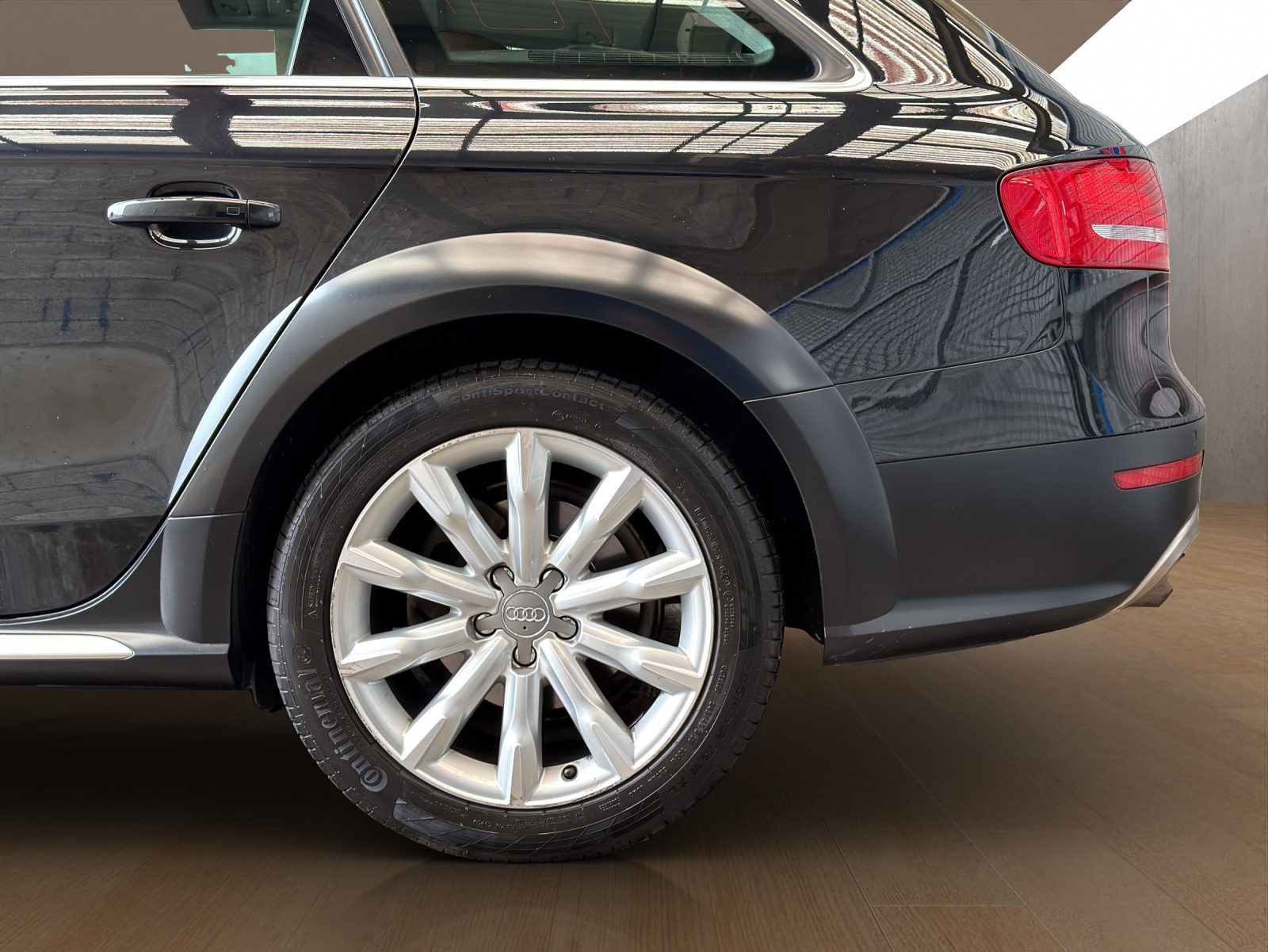 AUDI A4 allroad 2.0 TFSI quattro S-tronic-image-17