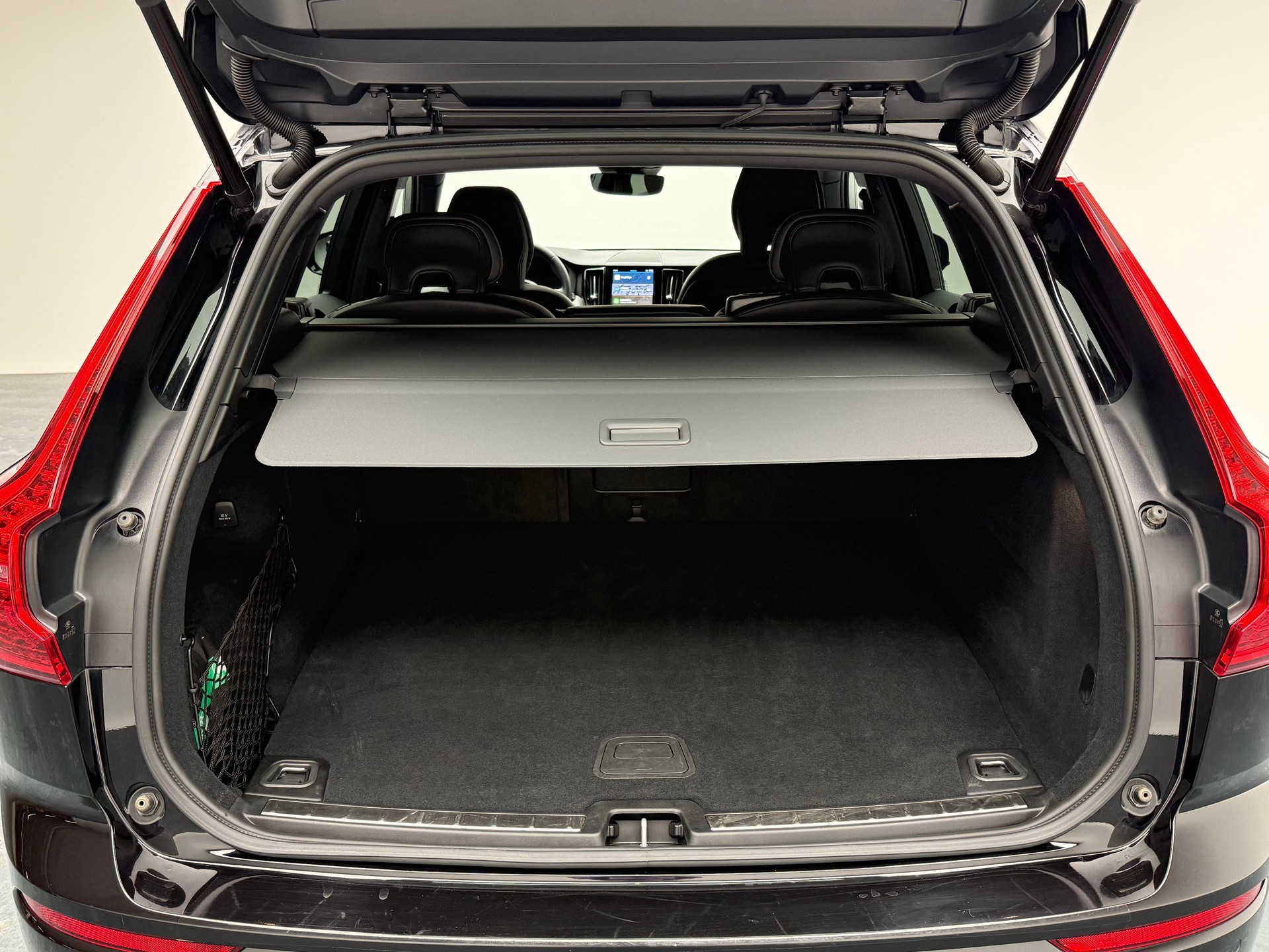 VOLVO XC60 2.0 T6 TE Plus Dark eAWD-image-12
