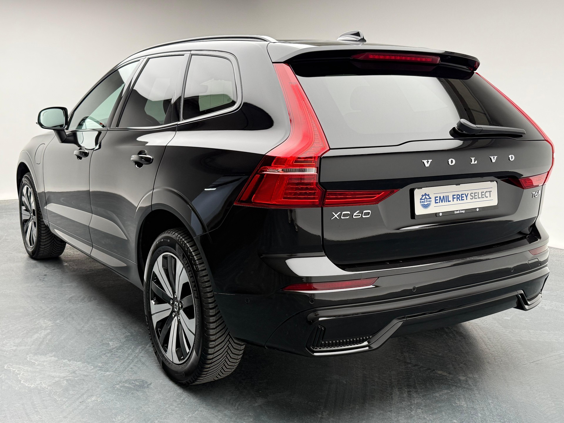 VOLVO XC60 2.0 T6 TE Plus Dark eAWD-image-13