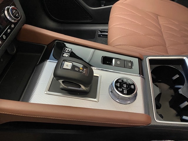 MITSUBISHI Outlander 2.4 PHEV Instyle+ 4WD Automatic-image-9